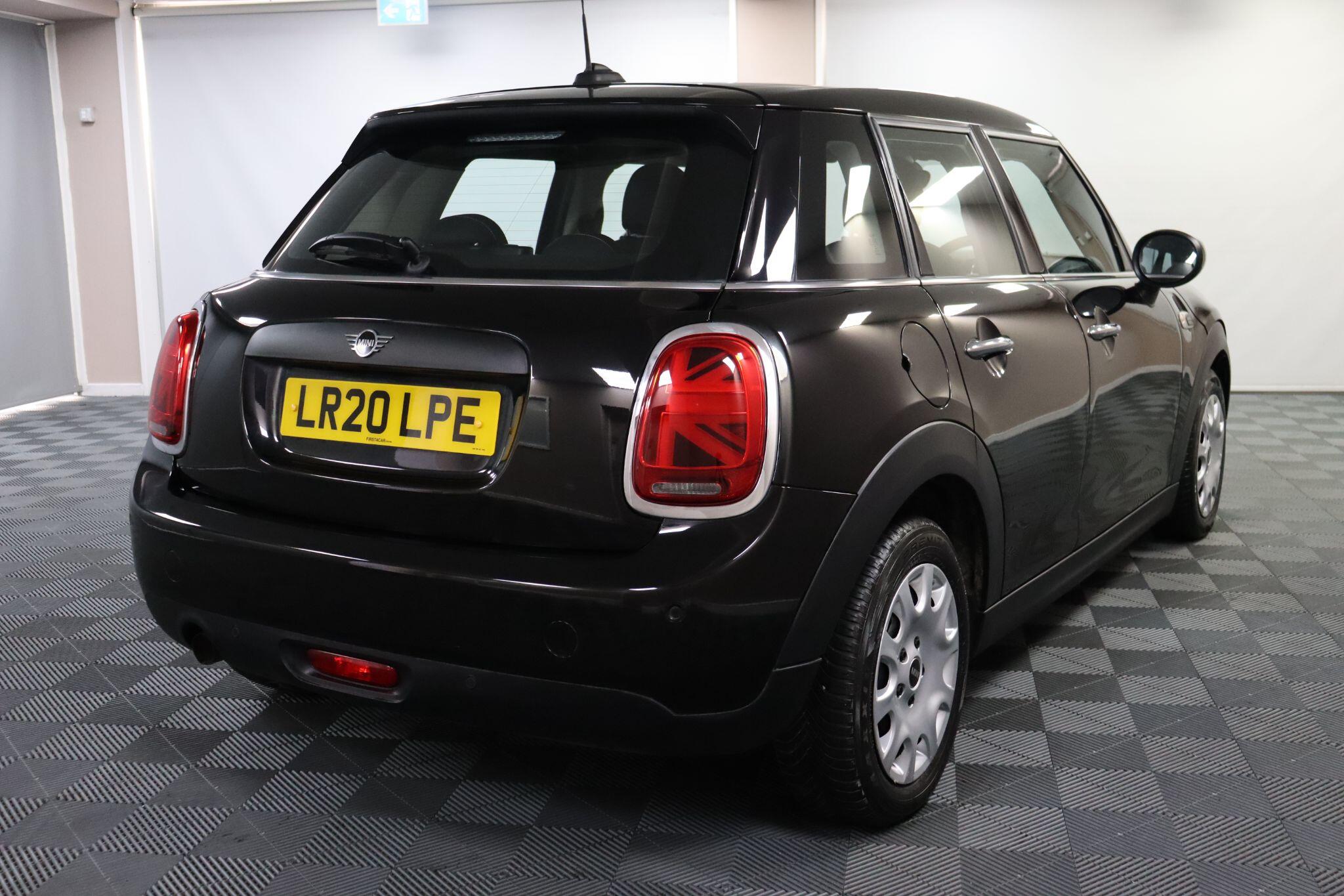 Mini Hatch view 11