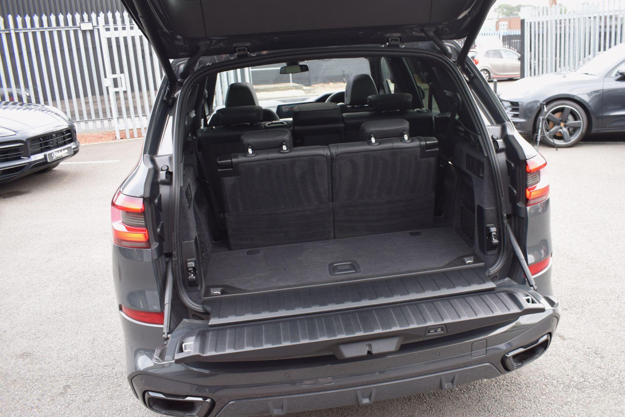 BMW X5 view 21