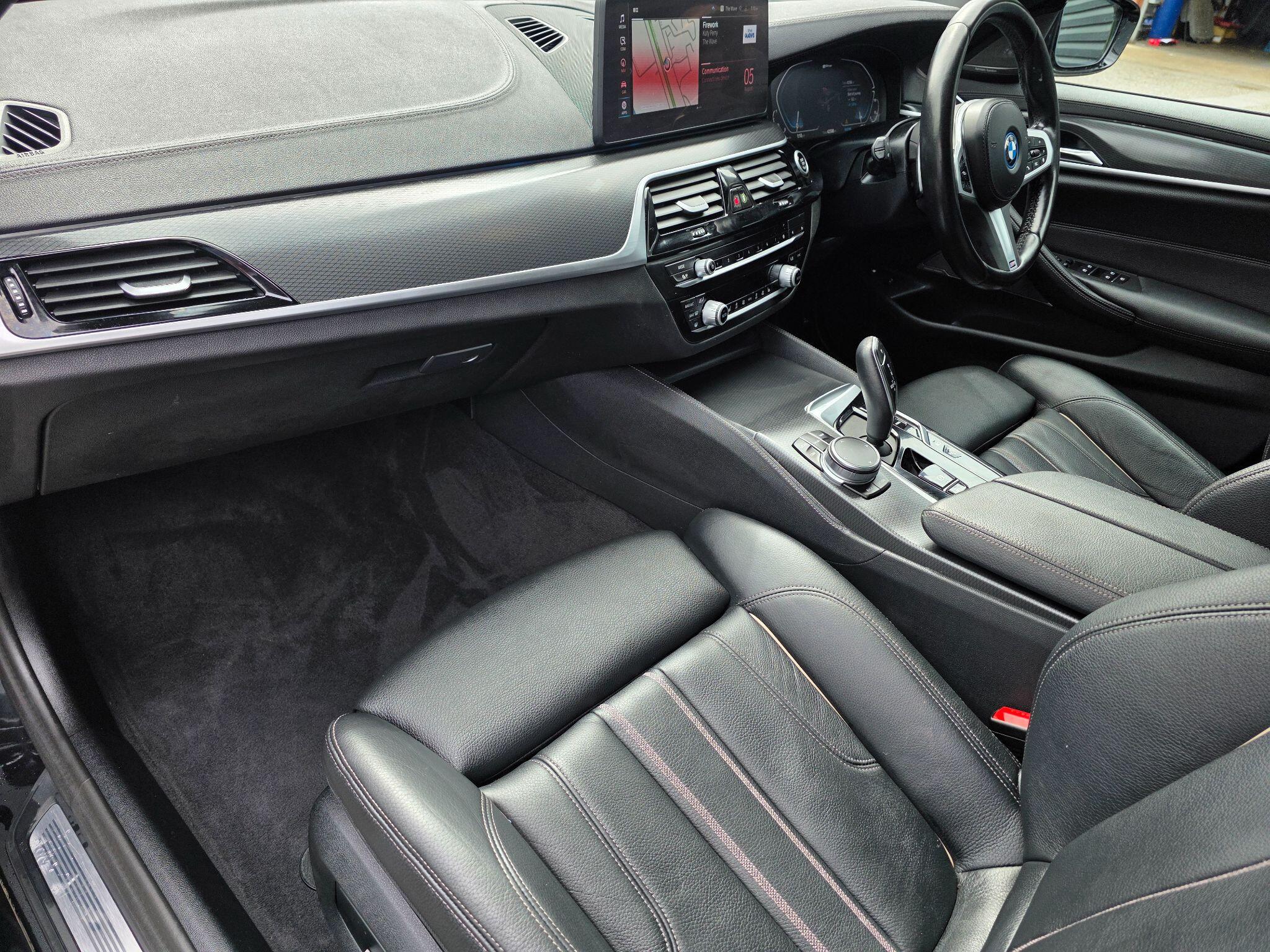 BMW 5 Series view 16