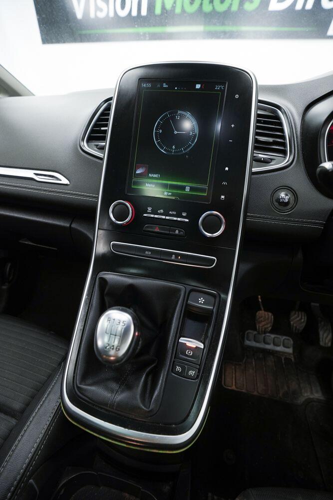 Renault Grand Scenic view 17