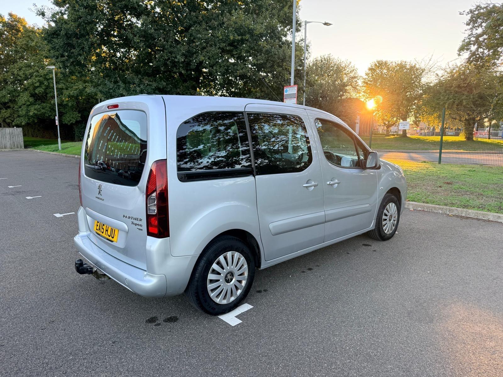 Peugeot Partner Tepee view 17