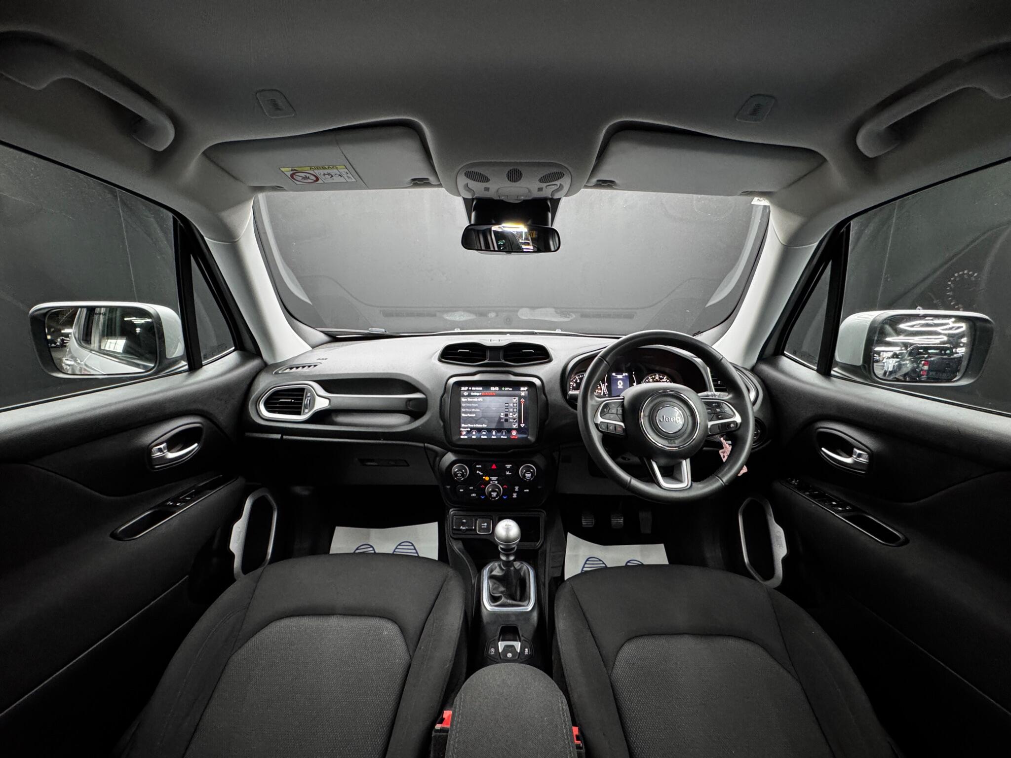 Jeep Renegade view 17