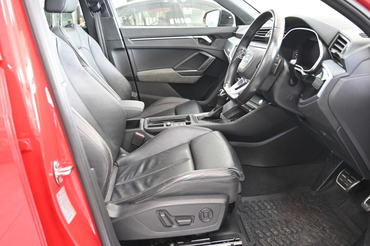 Audi Q3 view 17