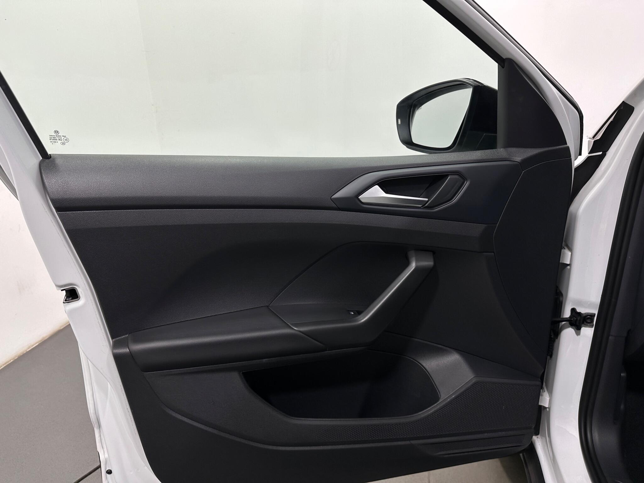 Volkswagen T-Cross view 36