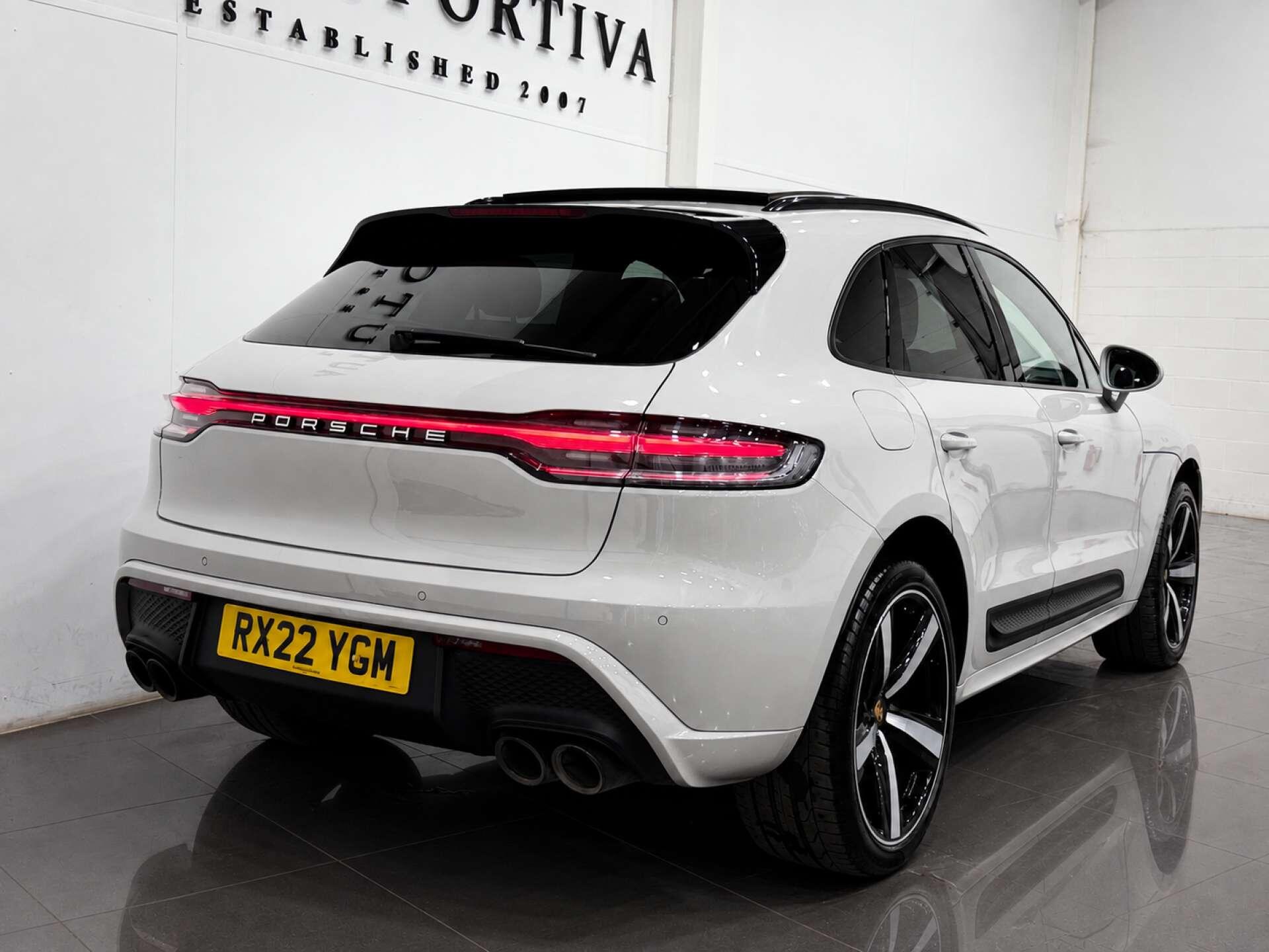 Porsche Macan view 4