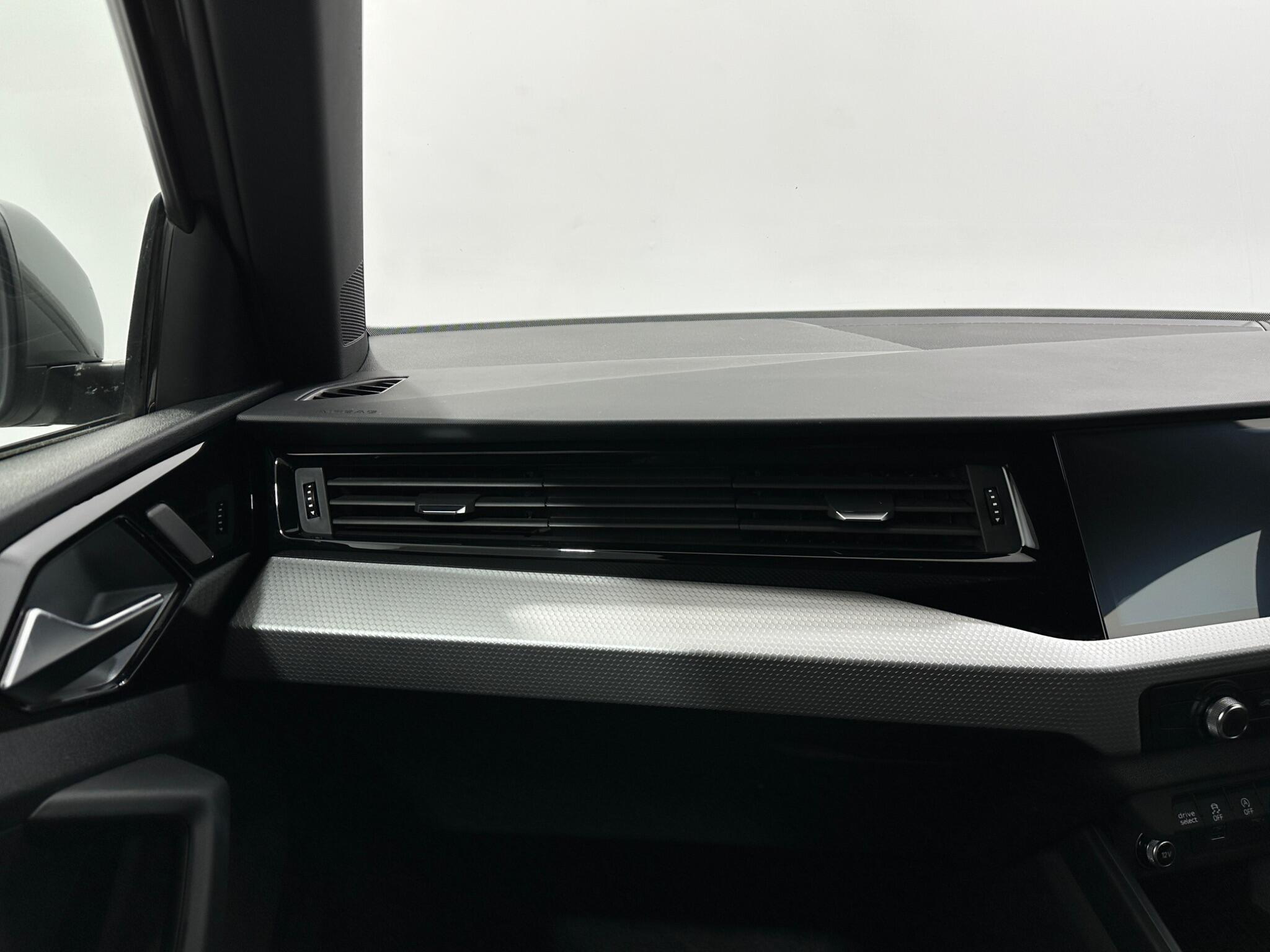 Audi A1 view 28