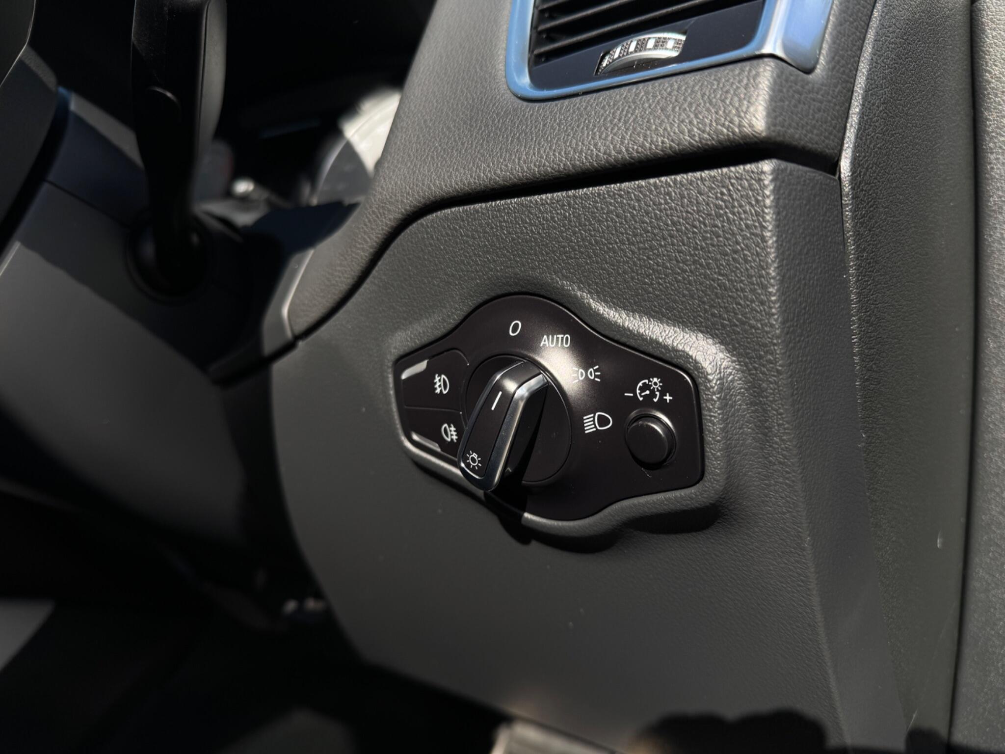 Audi SQ5 view 66