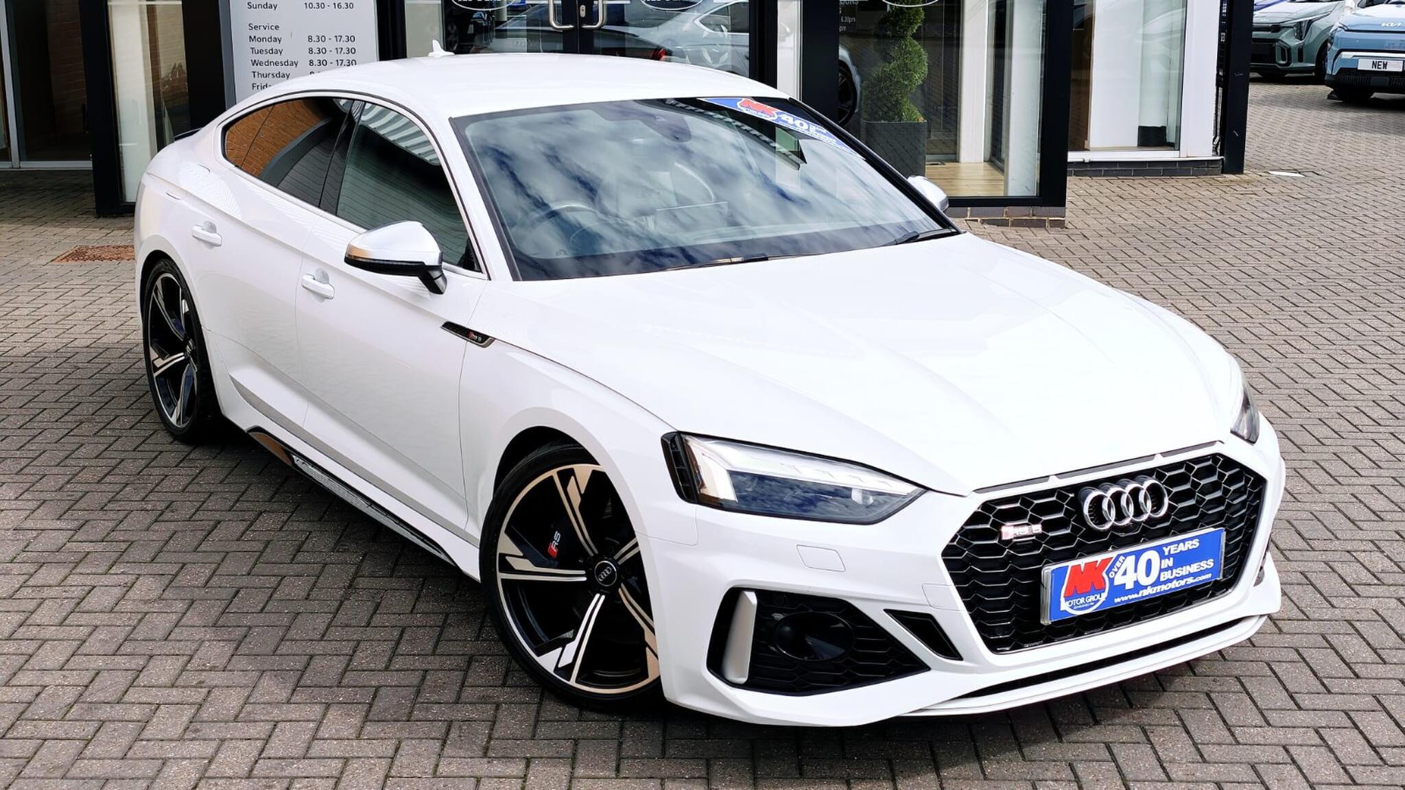 Audi RS5 view 3