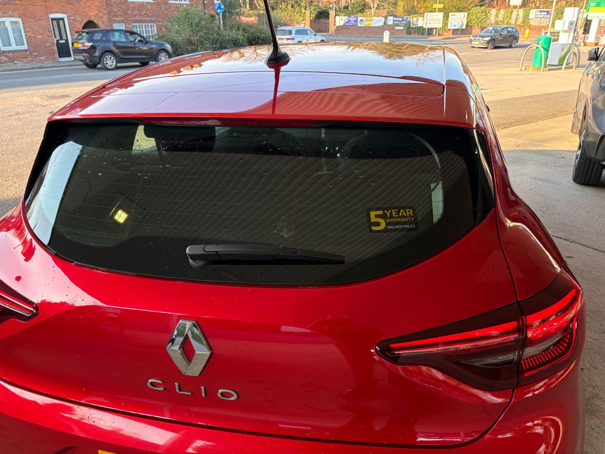 2021 Renault Clio 1.0 TCe Iconic Euro 6 (s/s) 5dr • 17,950 miles image 5