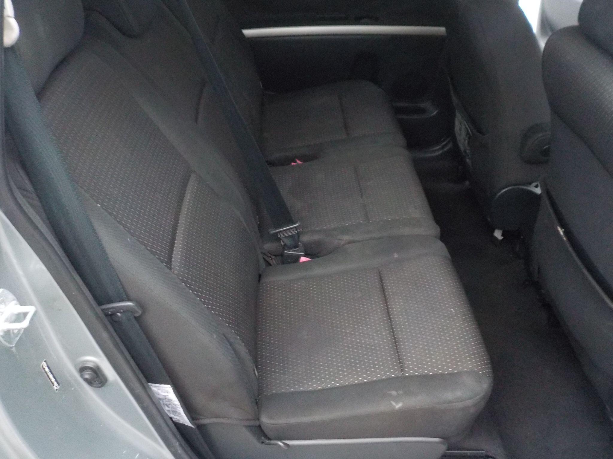 Toyota Corolla Verso 2.2 D-4D SR 5dr