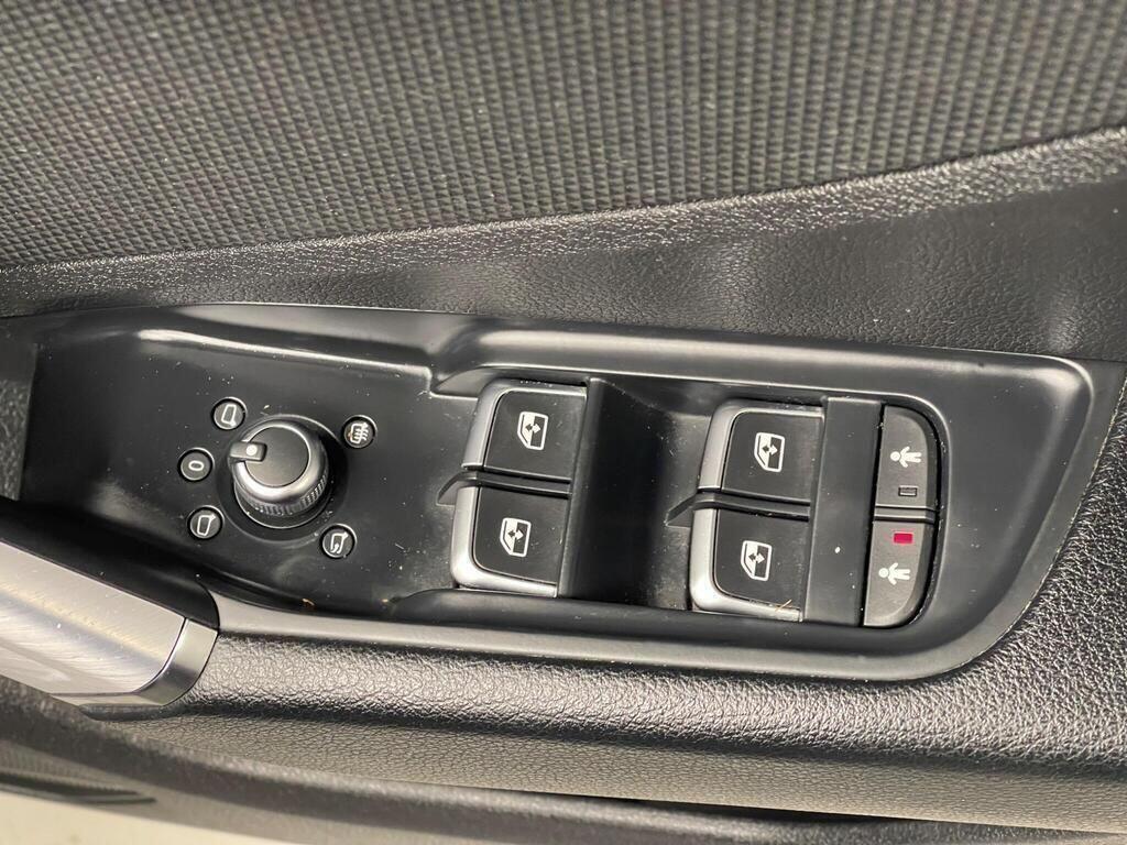 Audi Q2 view 12
