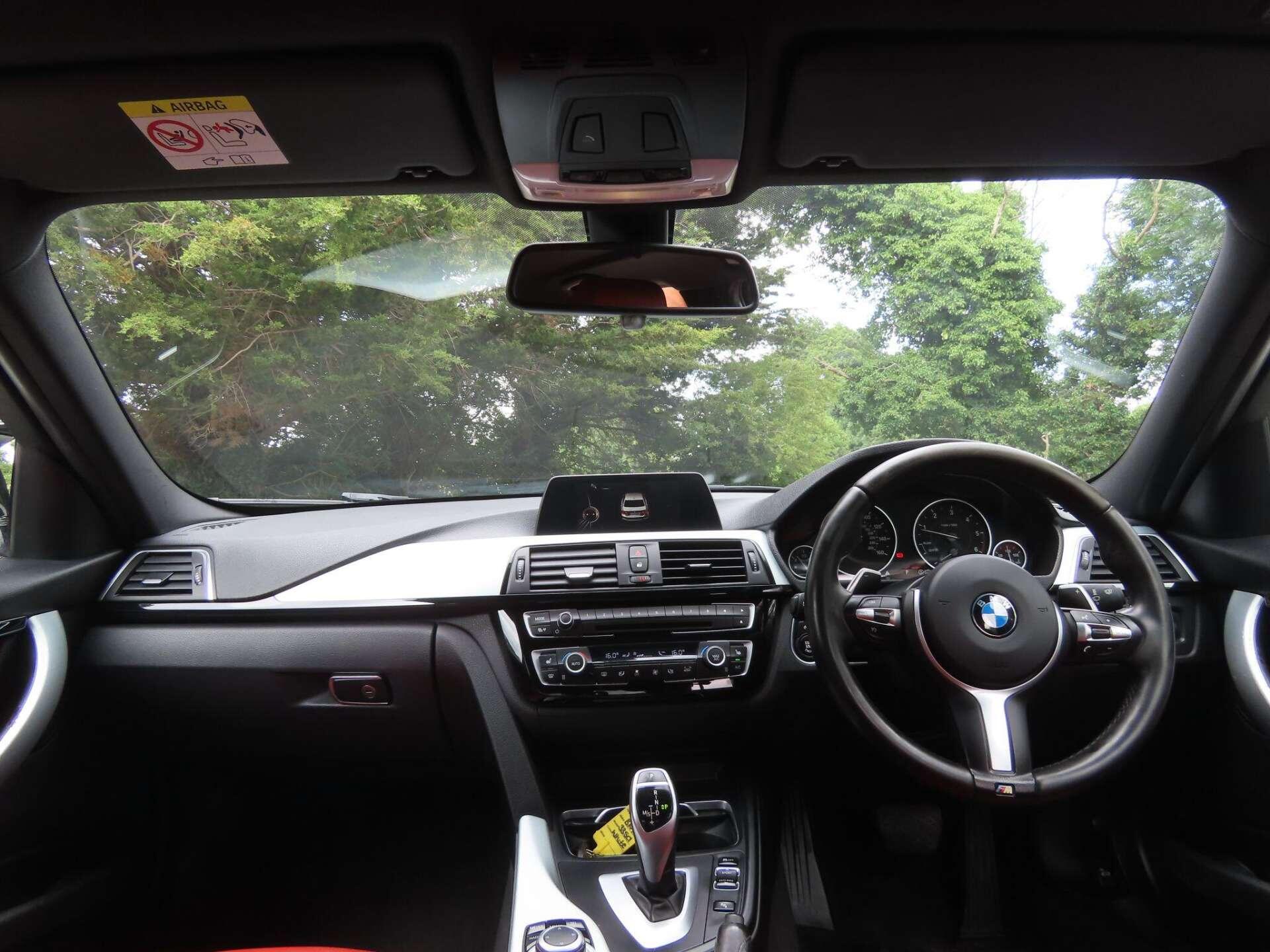 BMW 3 Series view 8