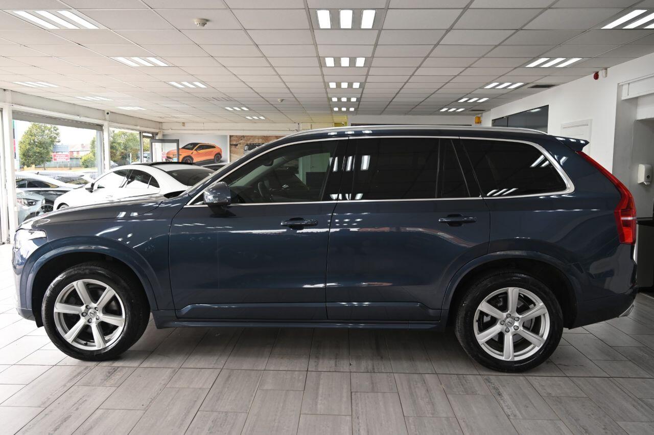 Volvo XC90 view 4