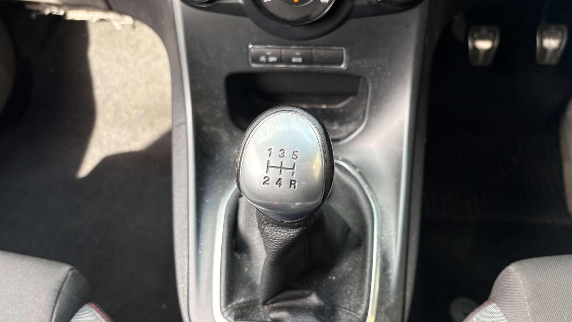 Ford Fiesta view 25