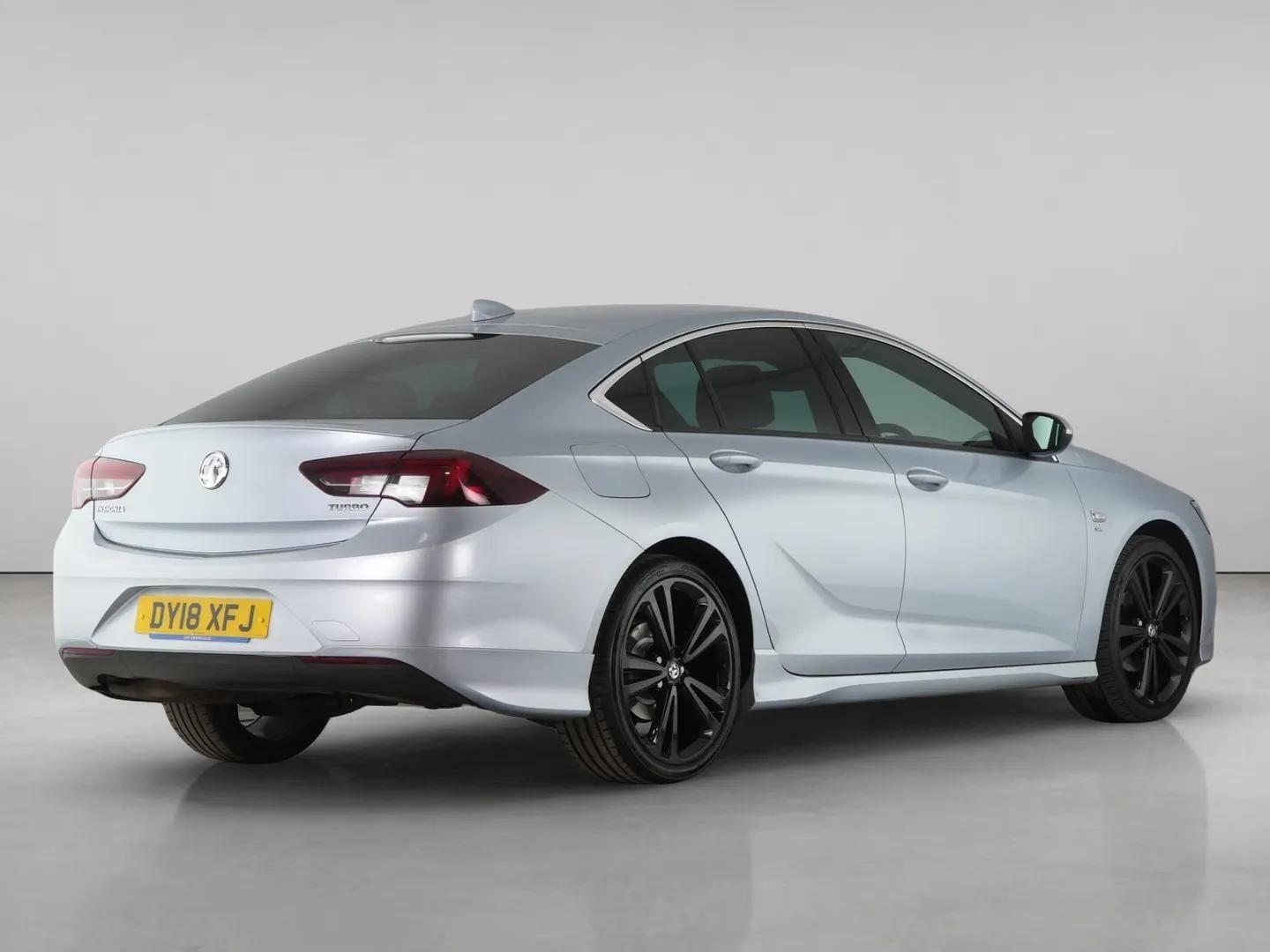 Vauxhall Insignia view 11