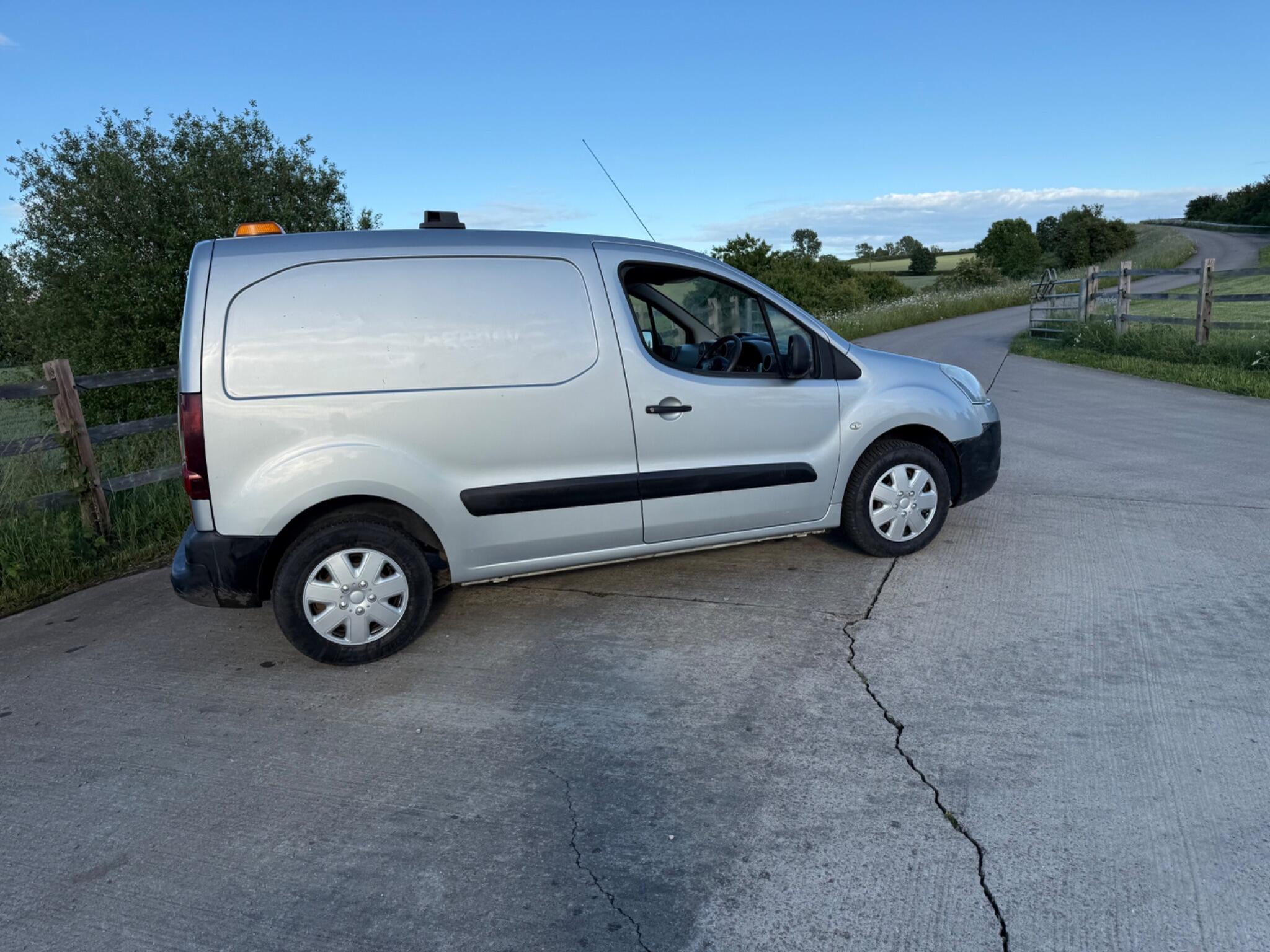 Citroen Berlingo 1.6 HDi 850 Enterprise L1 5dr — photo 21 of 92