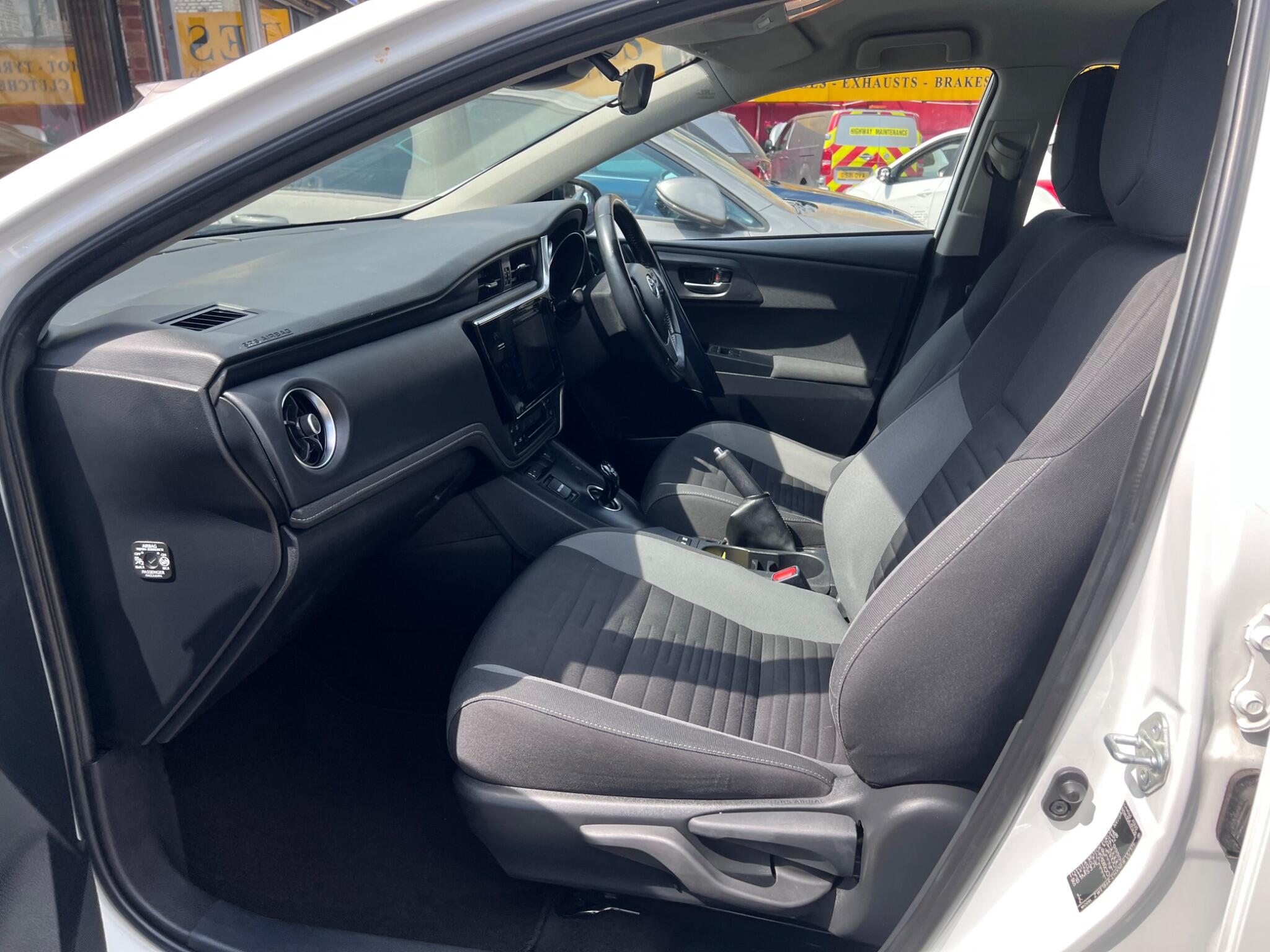 Toyota Auris view 32