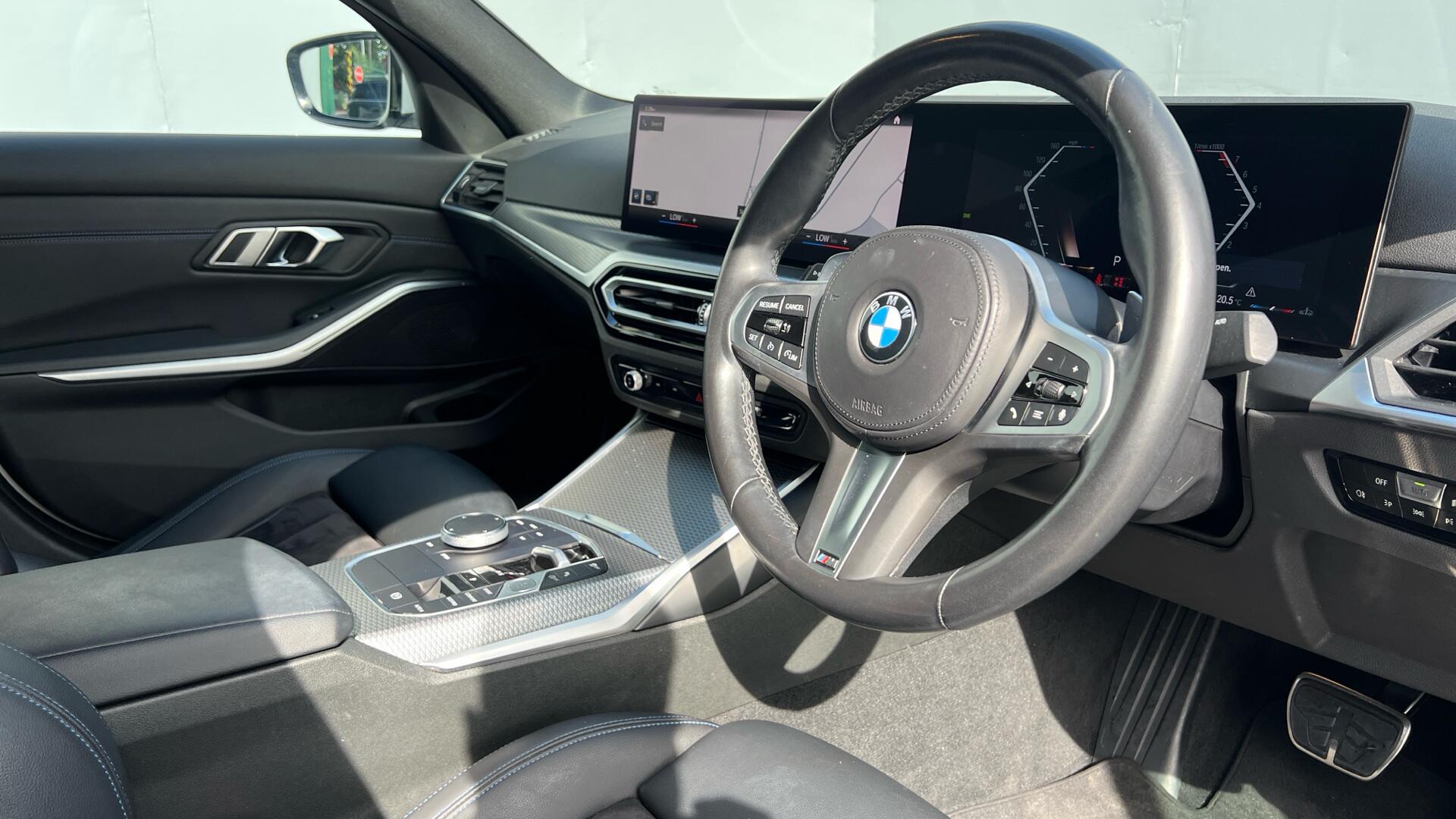BMW 3 Series view 6