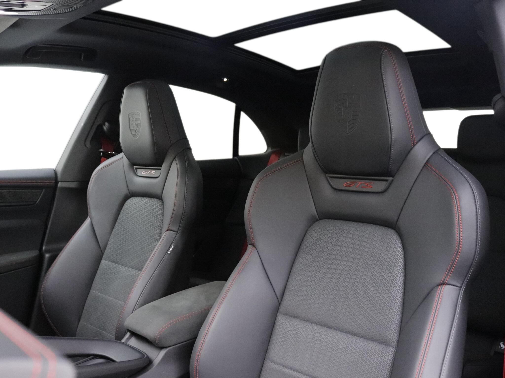 Porsche Macan view 14