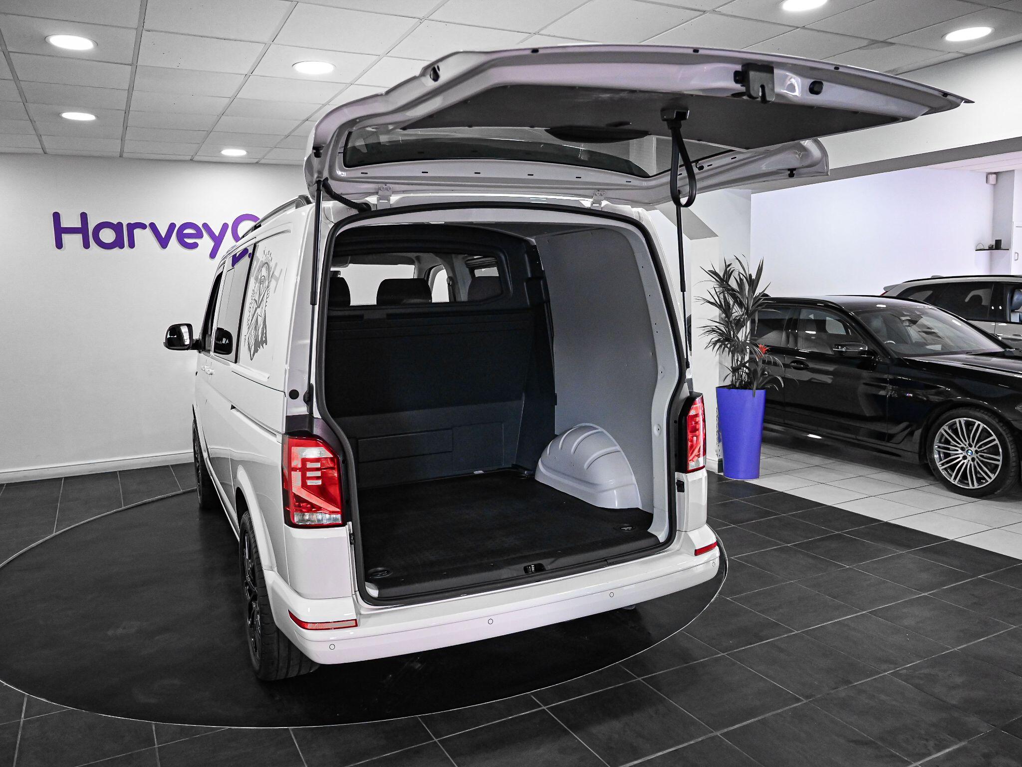 Volkswagen Transporter view 31