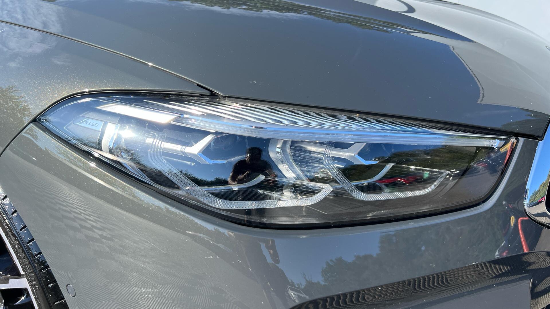 BMW 8 Series view 23