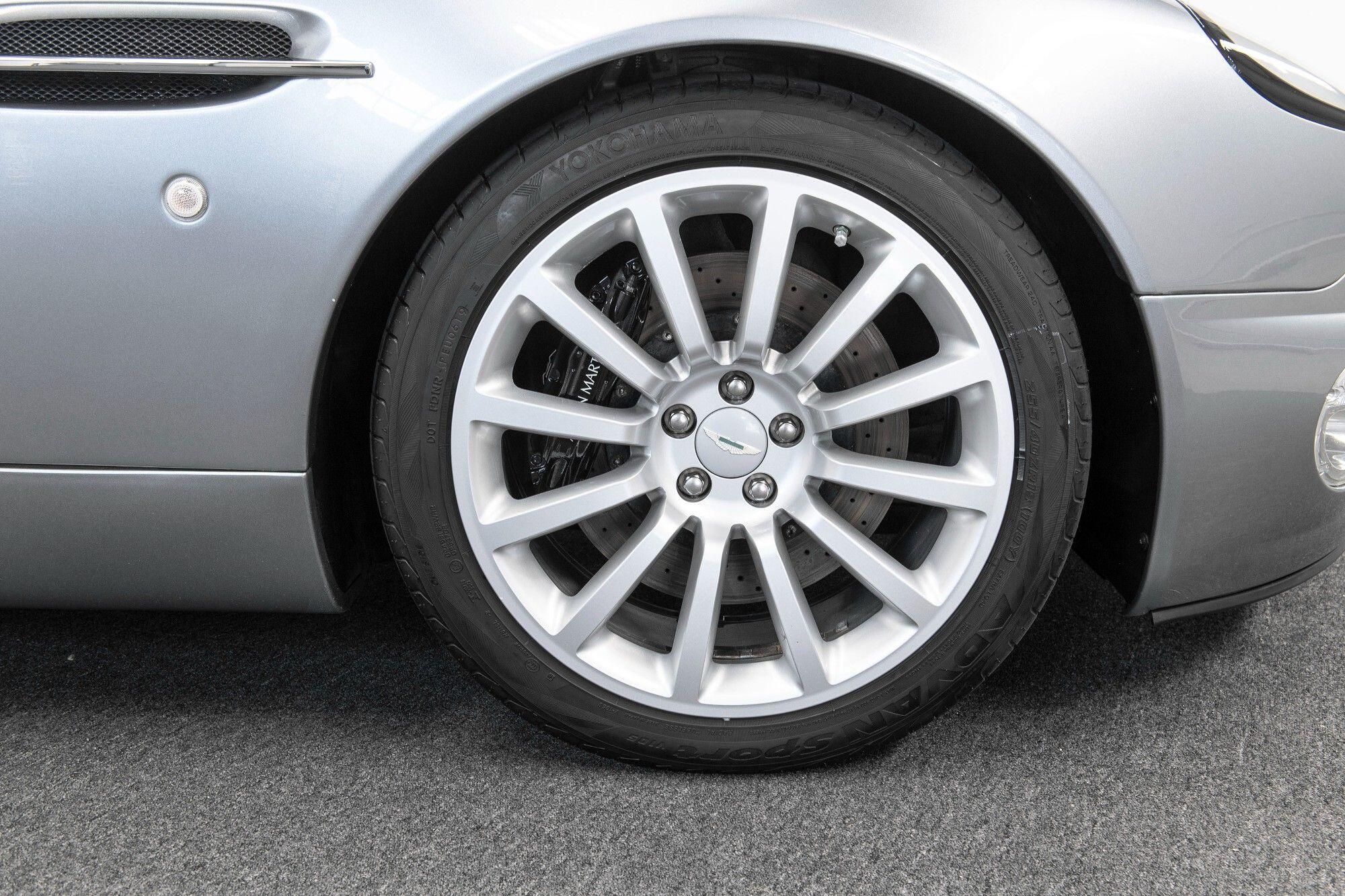 Aston Martin Vanquish view 25