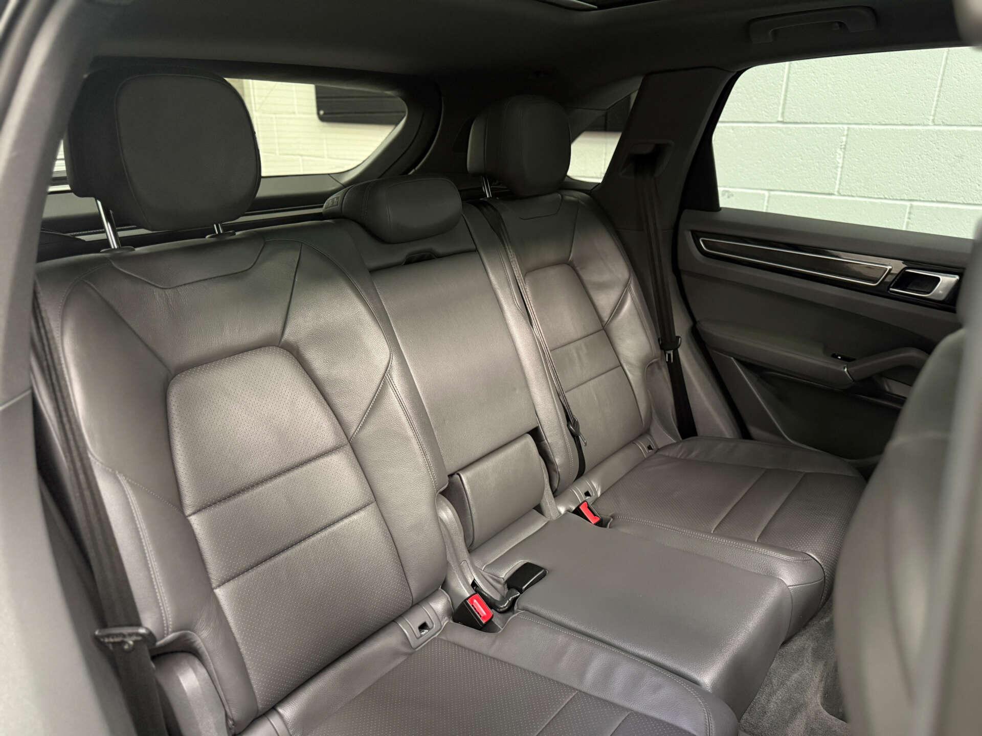 Porsche Cayenne view 18