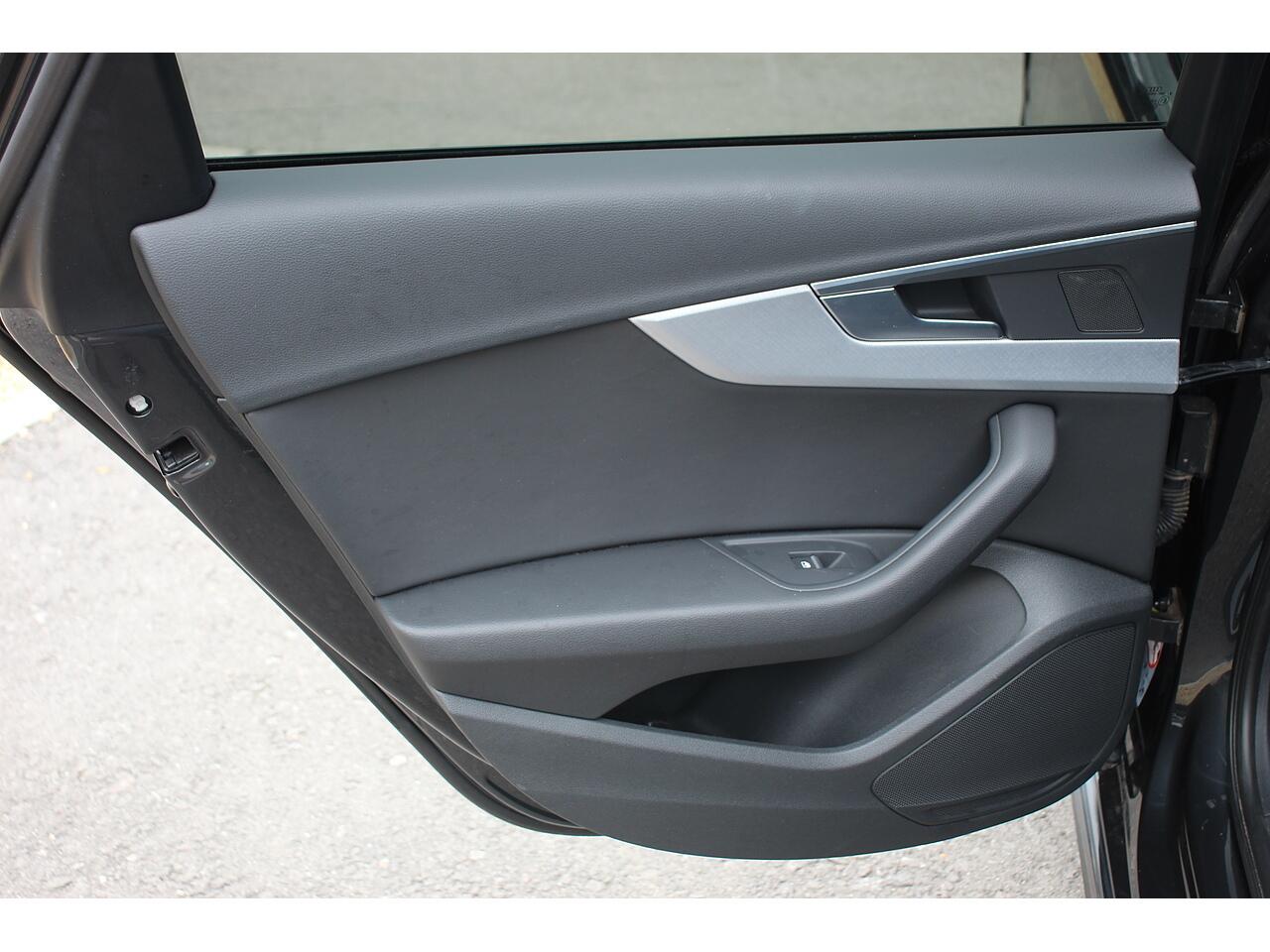 Audi A4 view 34