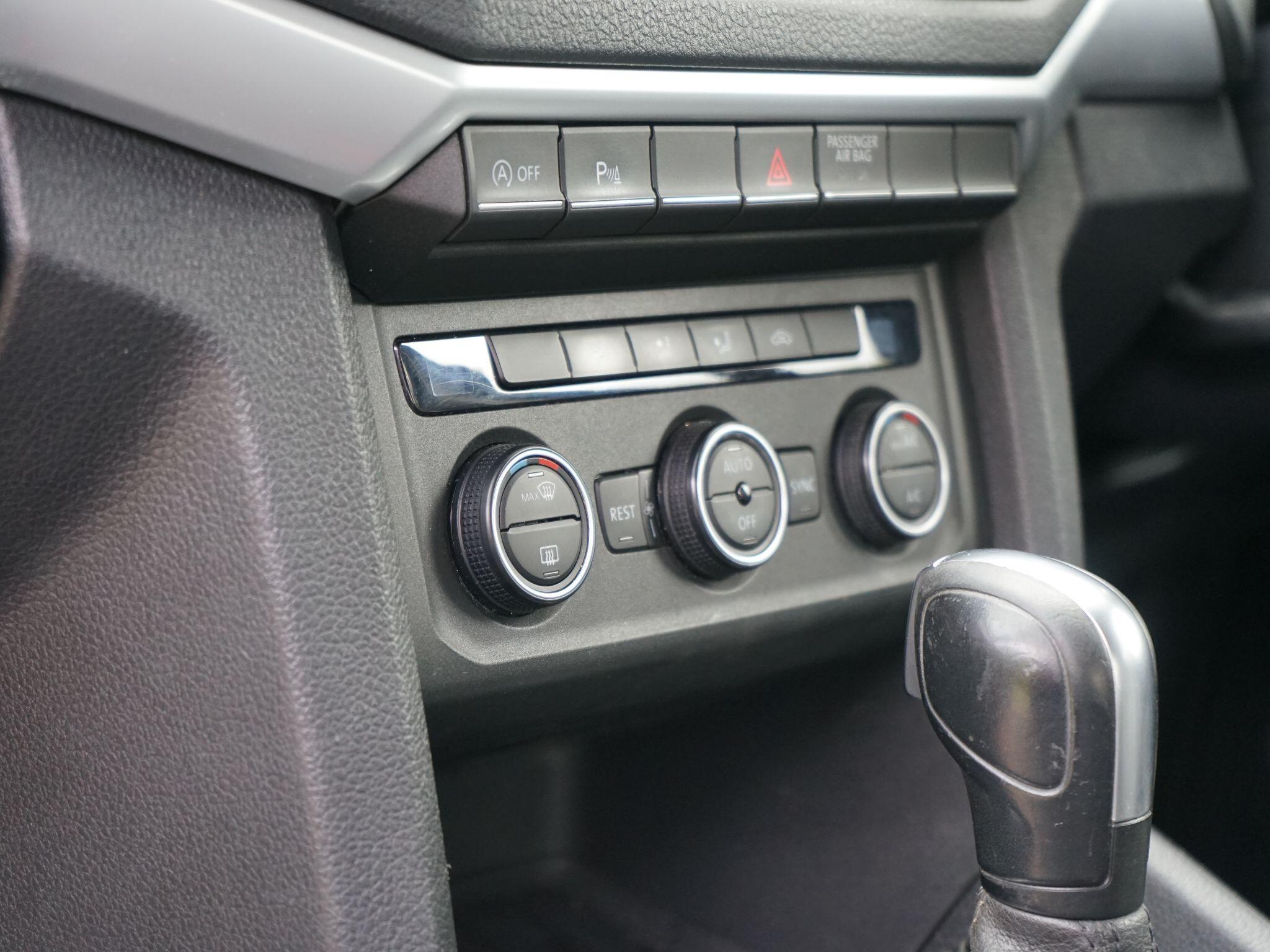 Volkswagen Amarok view 19