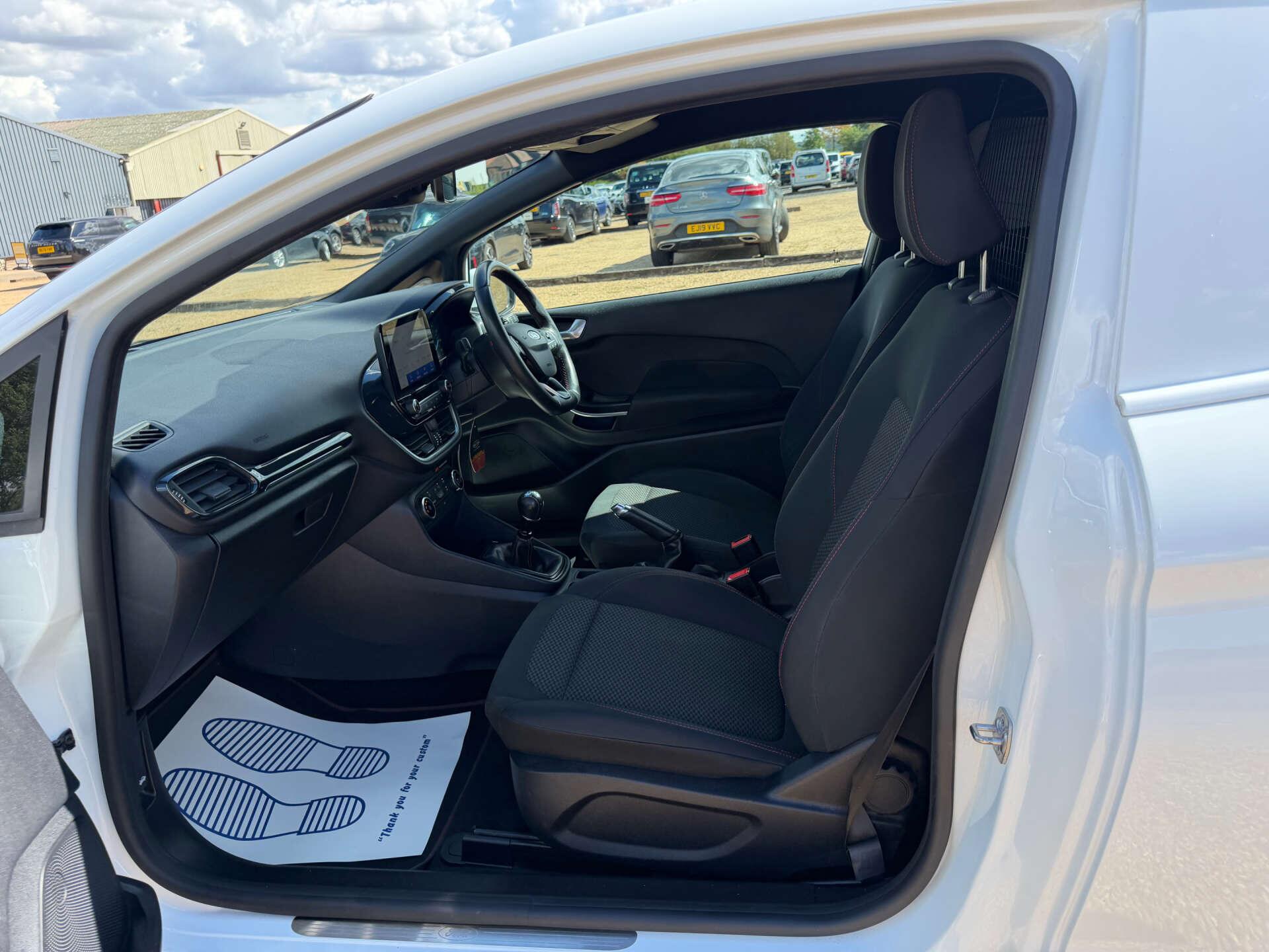 Ford Fiesta view 11