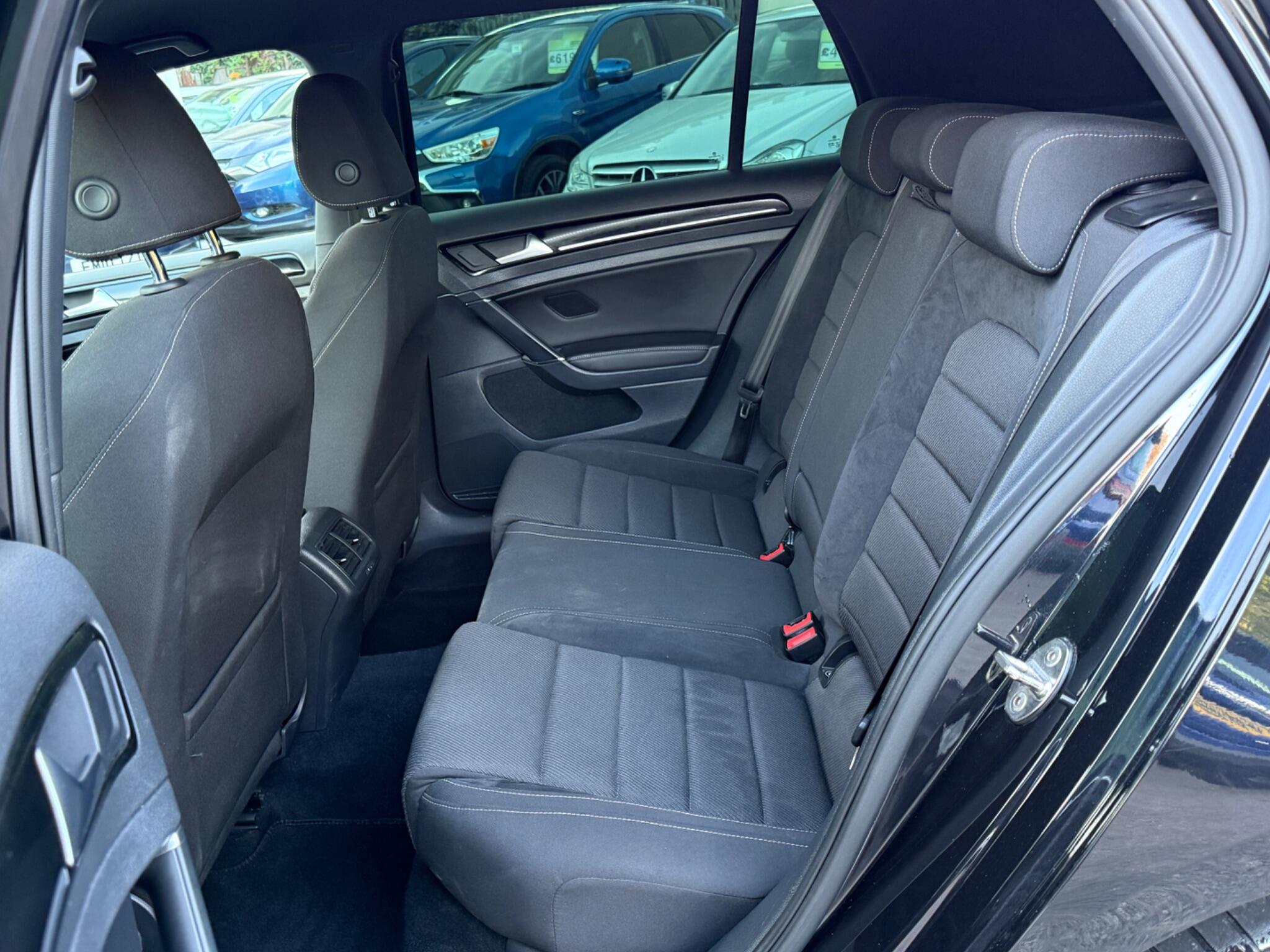 Volkswagen Golf - Image 47