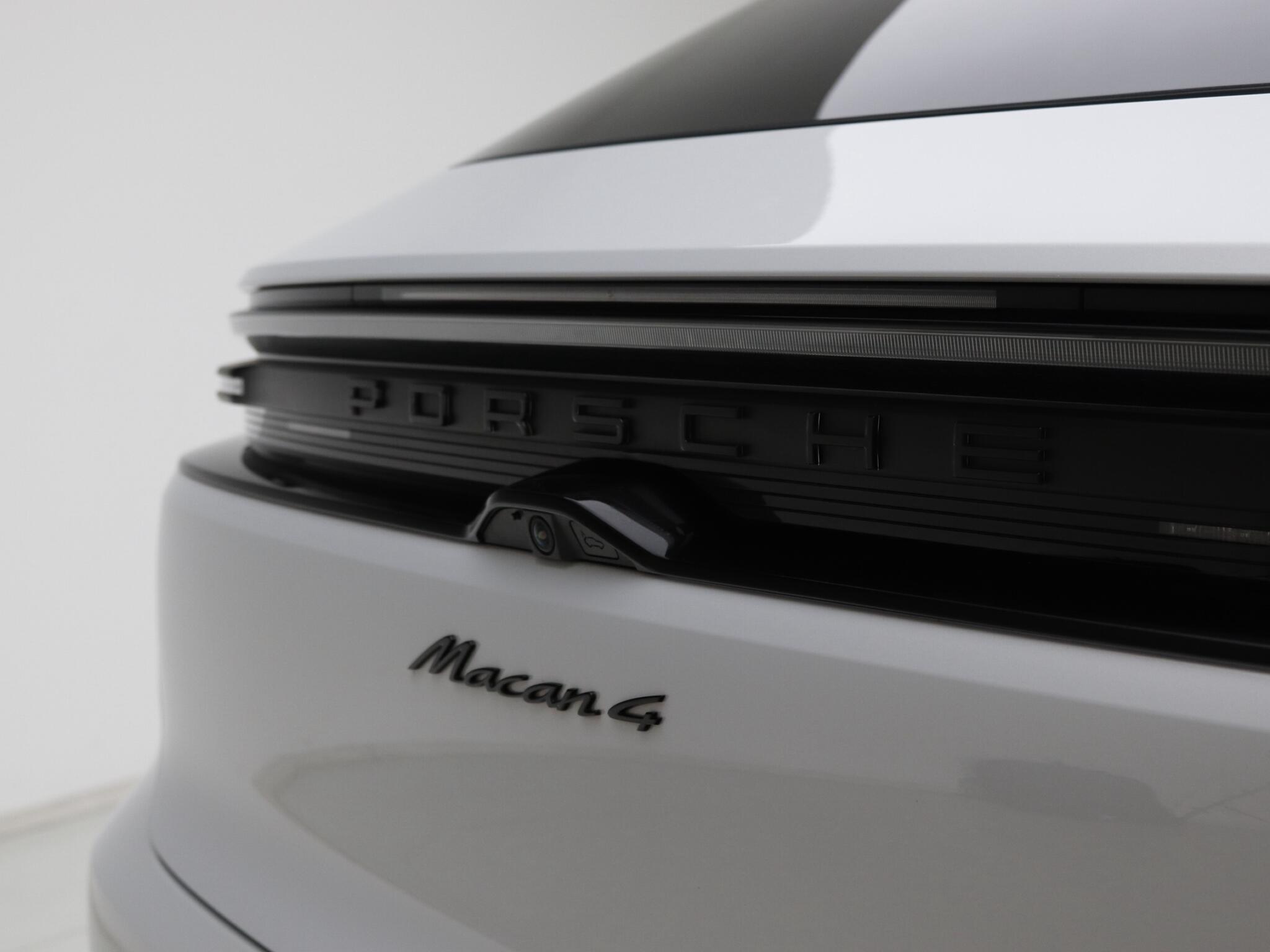 Porsche Macan view 20
