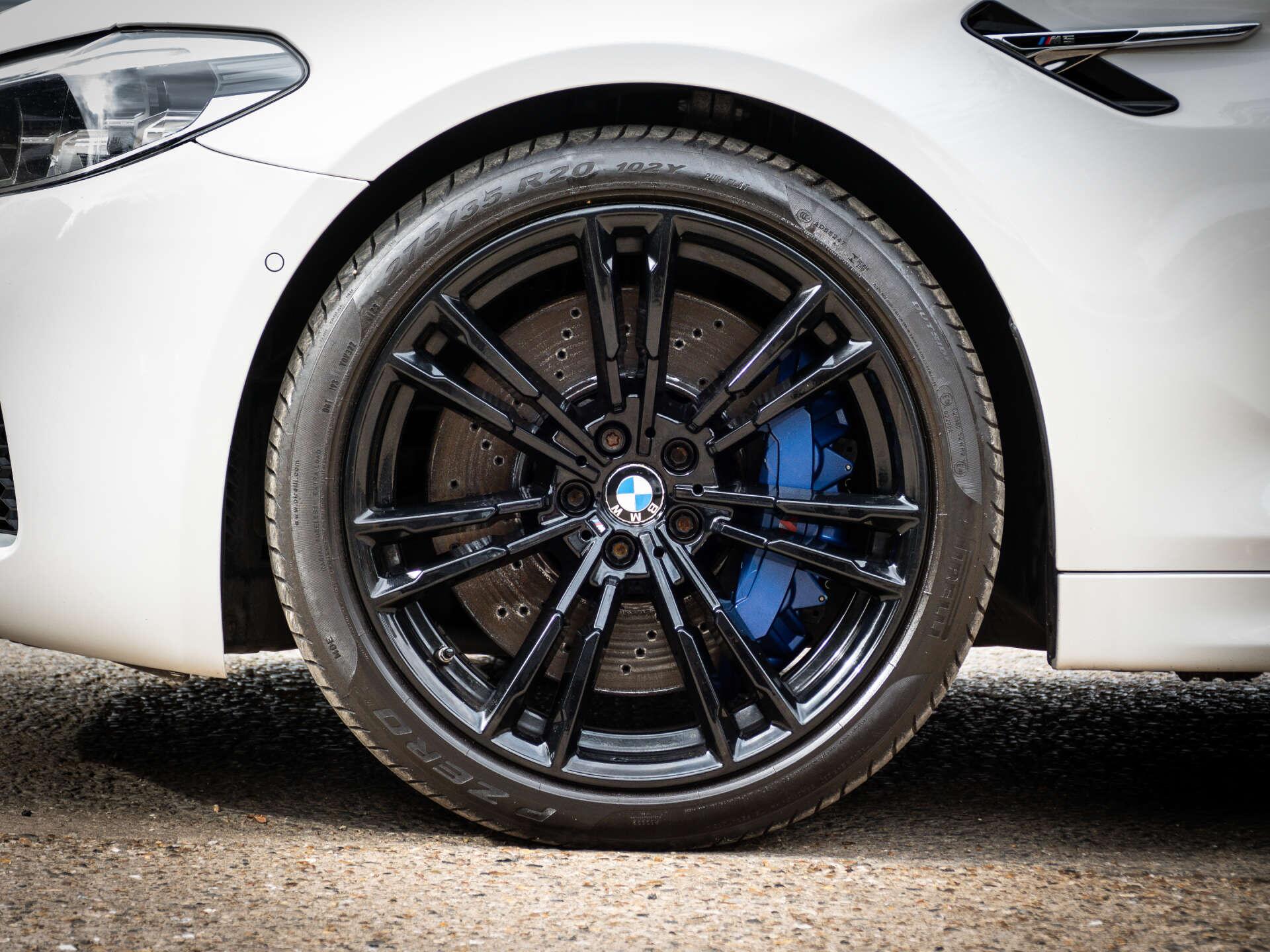 BMW M5 view 24