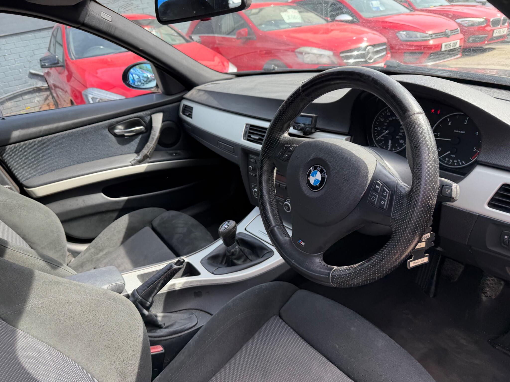 BMW 3 Series view 20