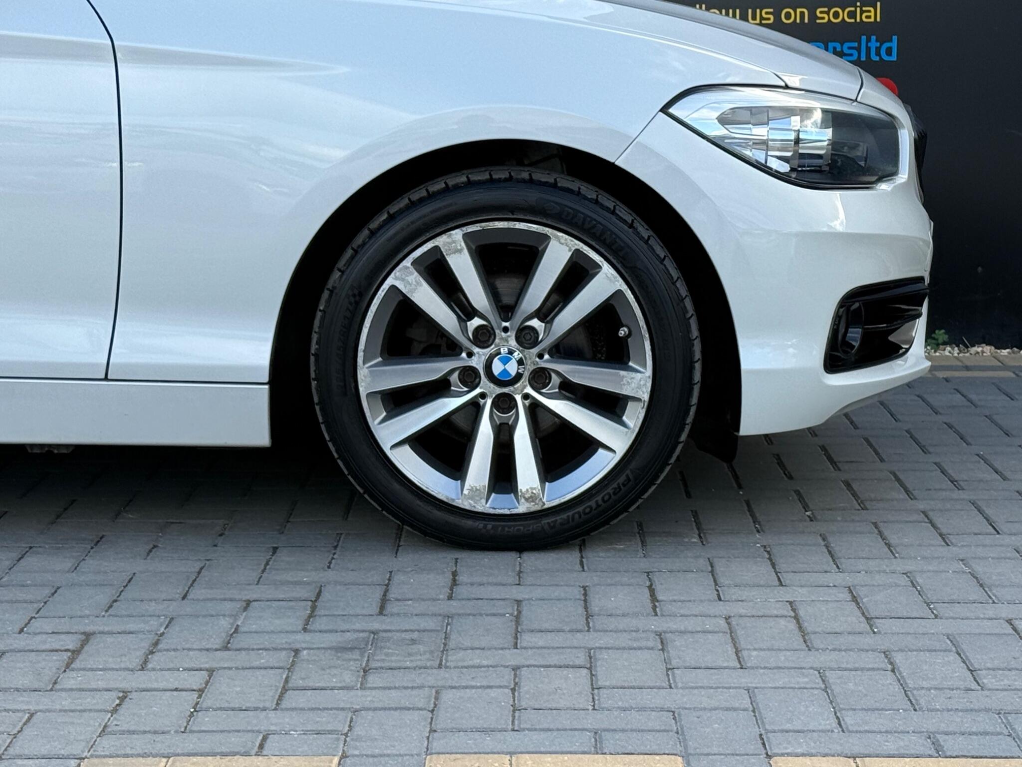 BMW 1 Series view 15