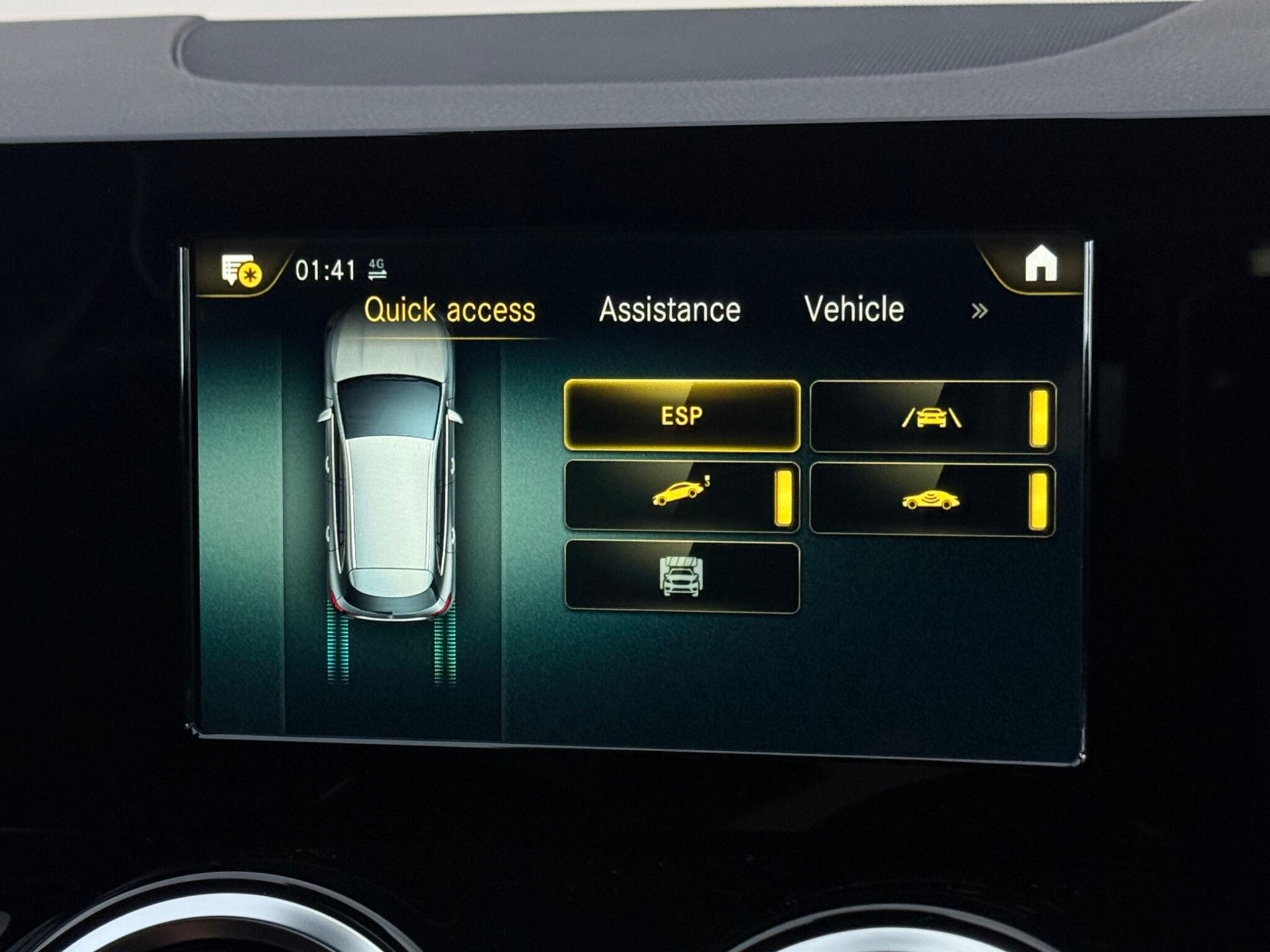 Mercedes-Benz Gla view 28