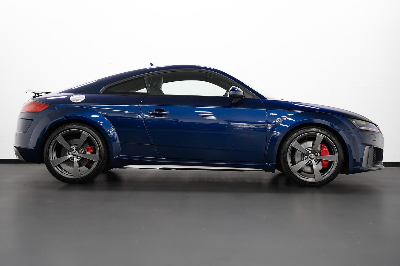 Audi TT view 26