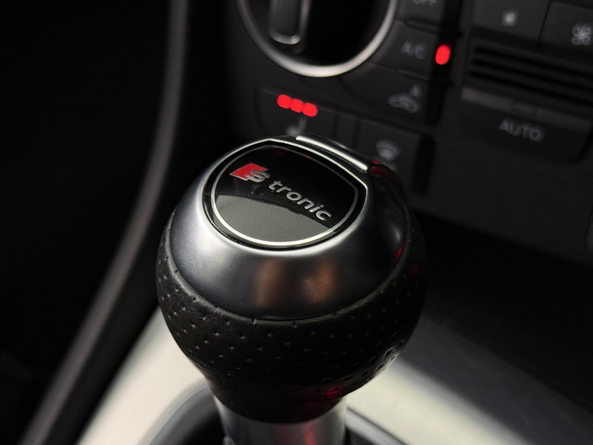 Audi Q3 view 23