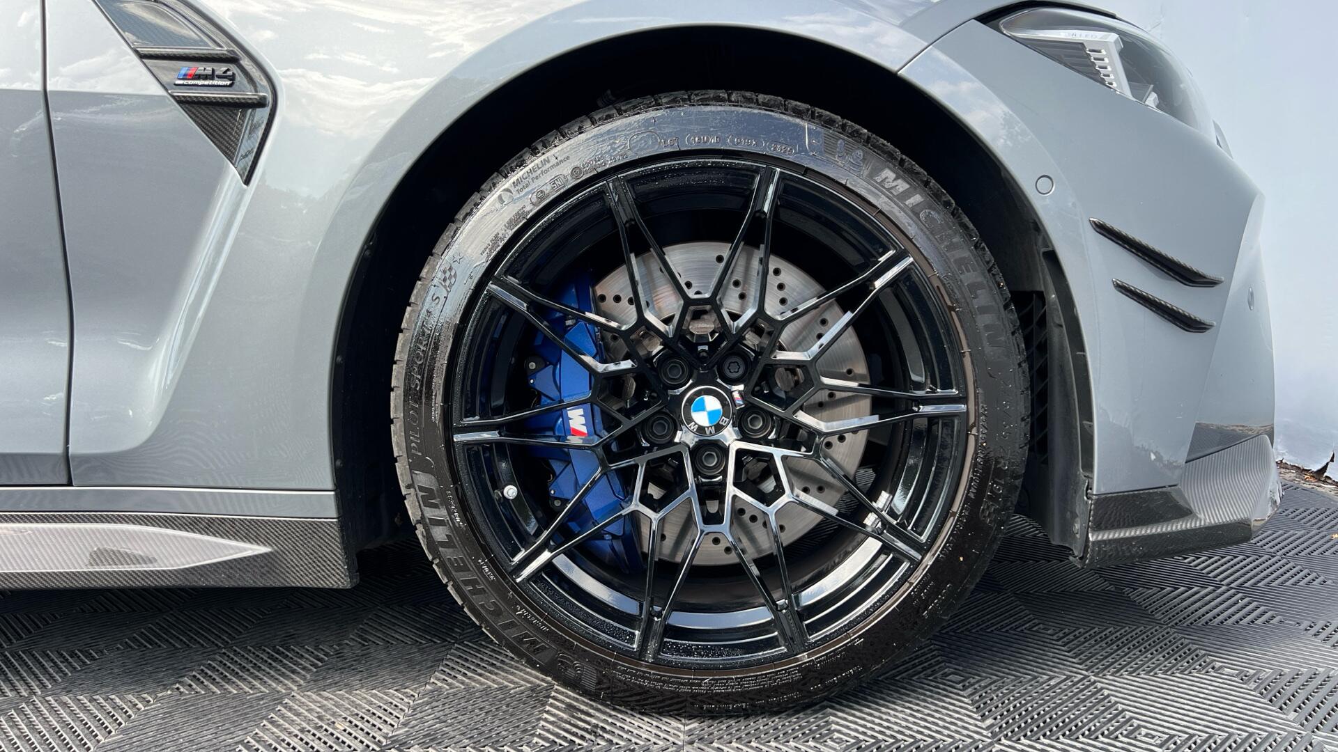 BMW M4 view 14
