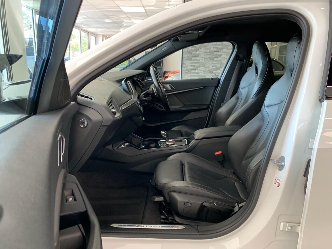 BMW 1 Series view 30