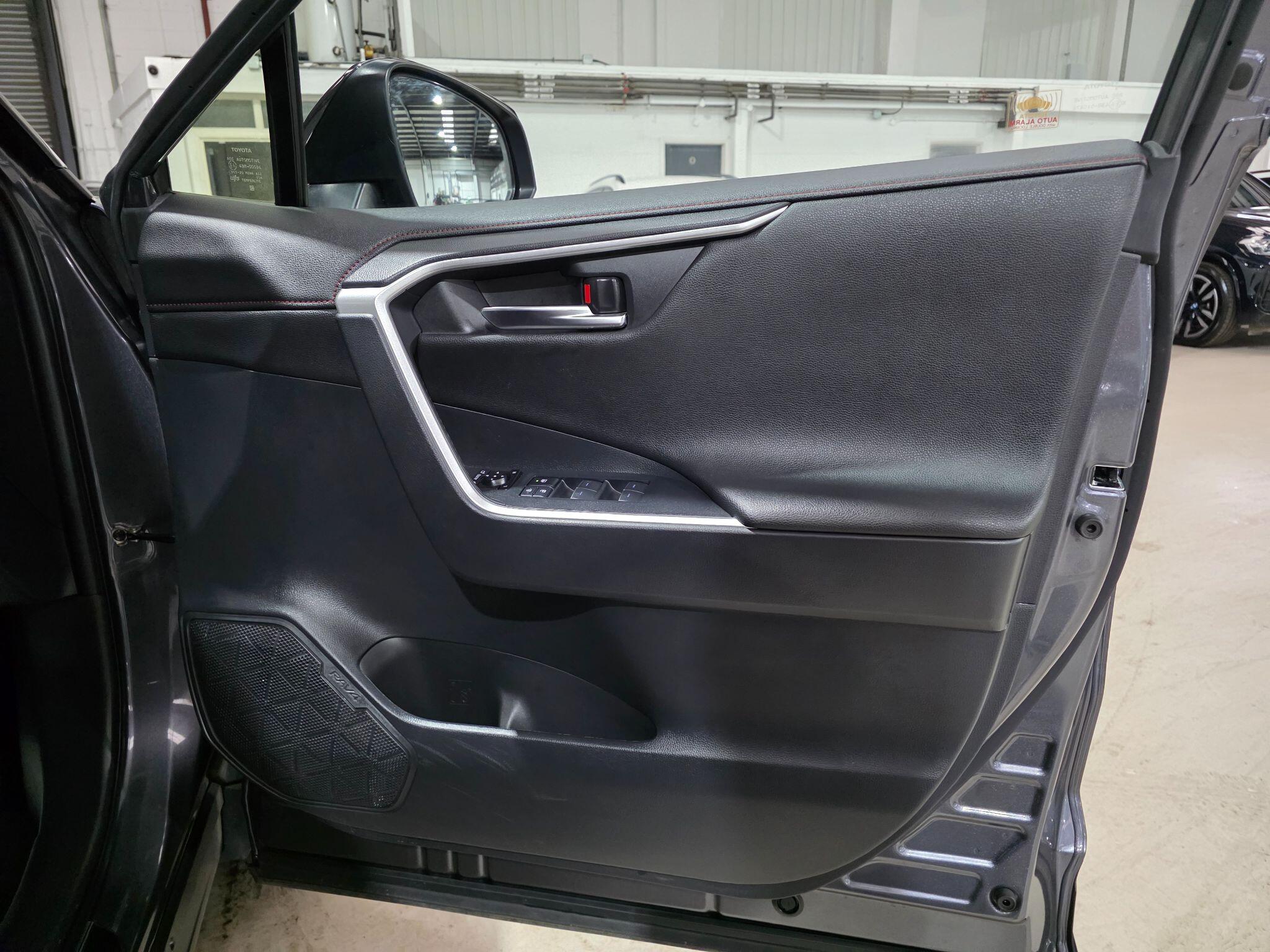 Toyota Rav4 view 12