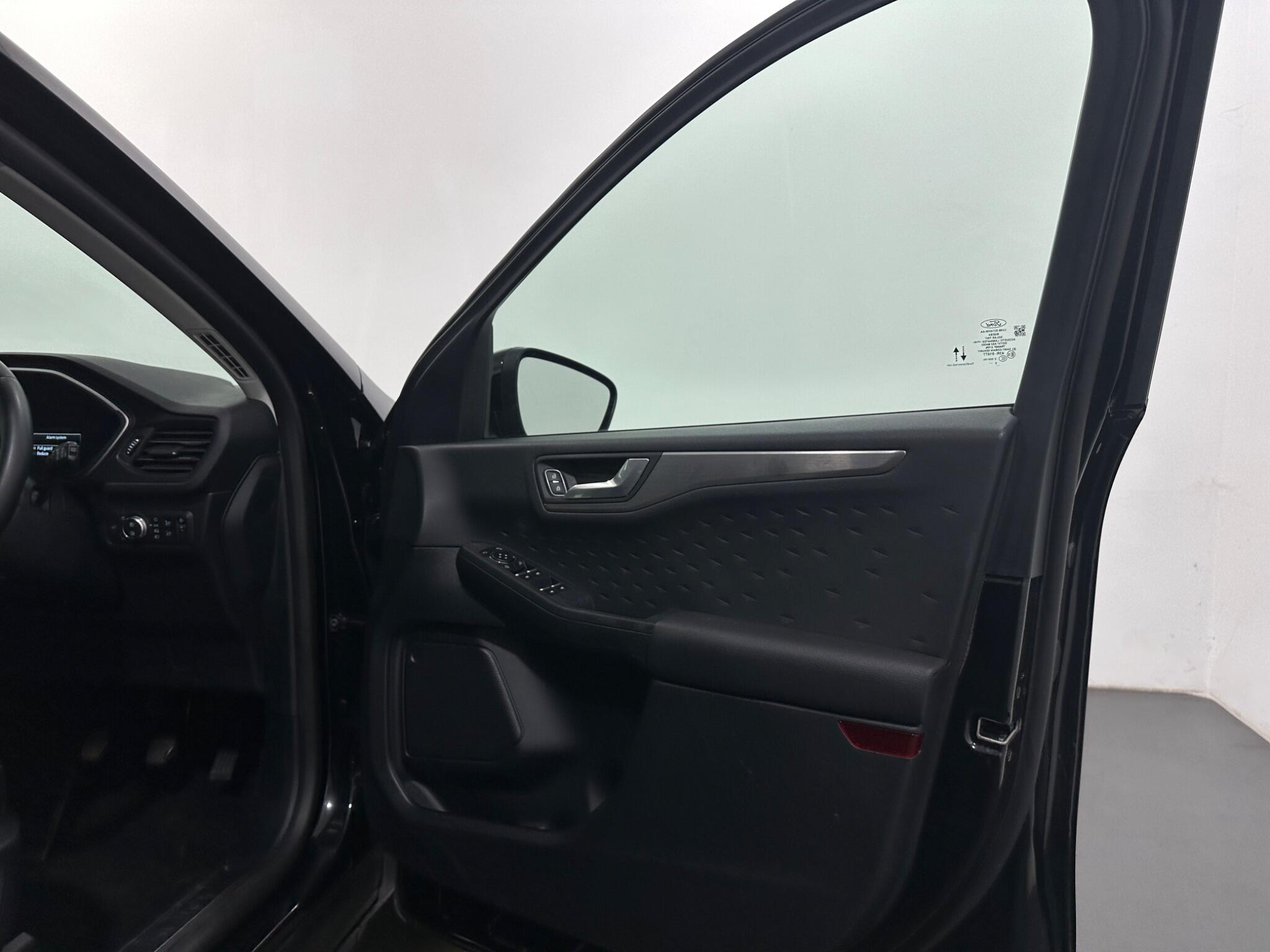Ford Kuga view 32
