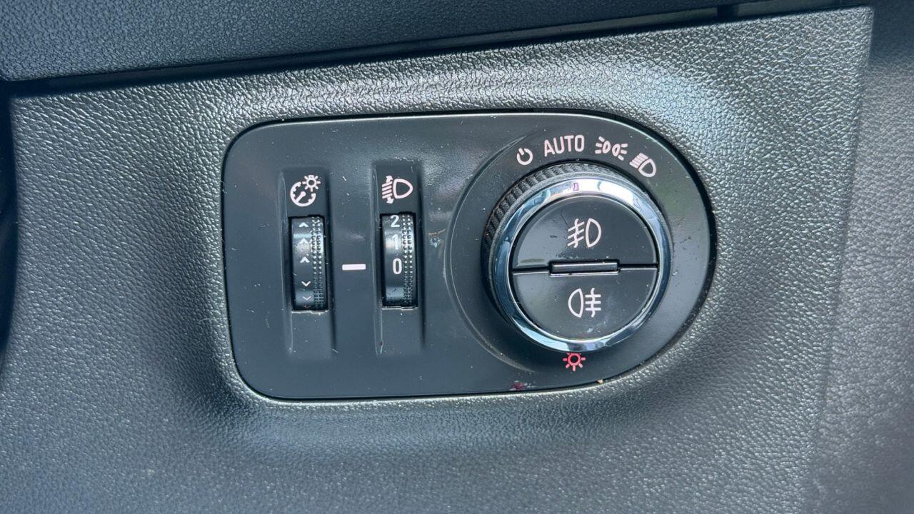 Vauxhall Corsa view 30