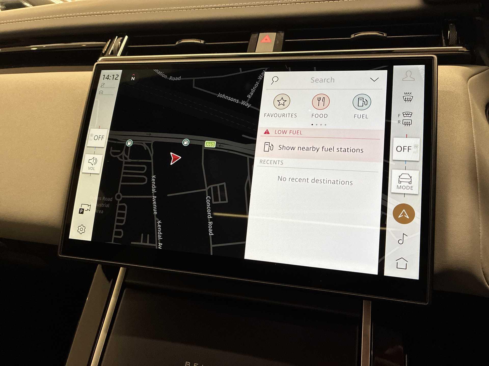 Land Rover Range Rover Velar view 11