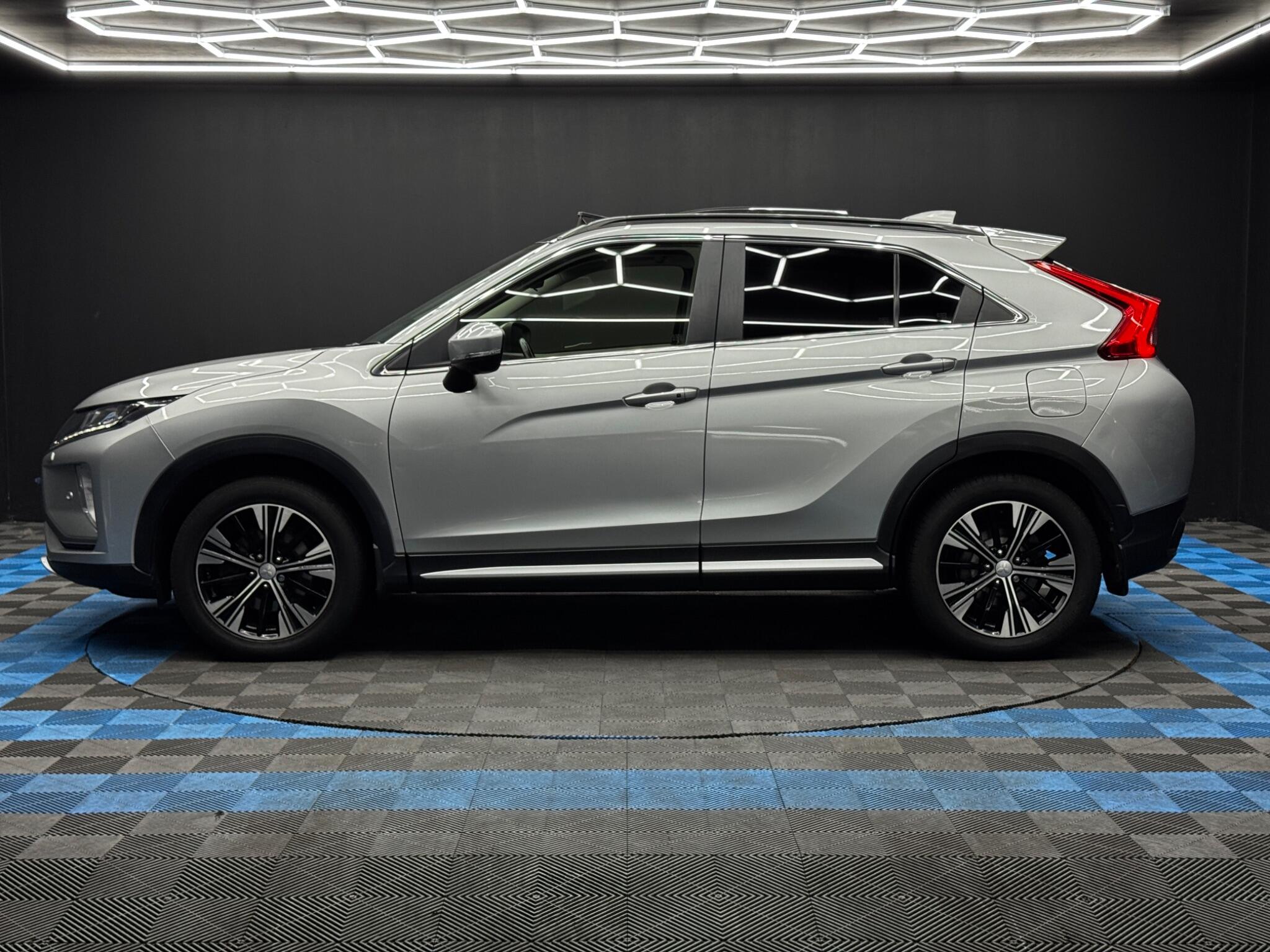 Mitsubishi Eclipse Cross view 8