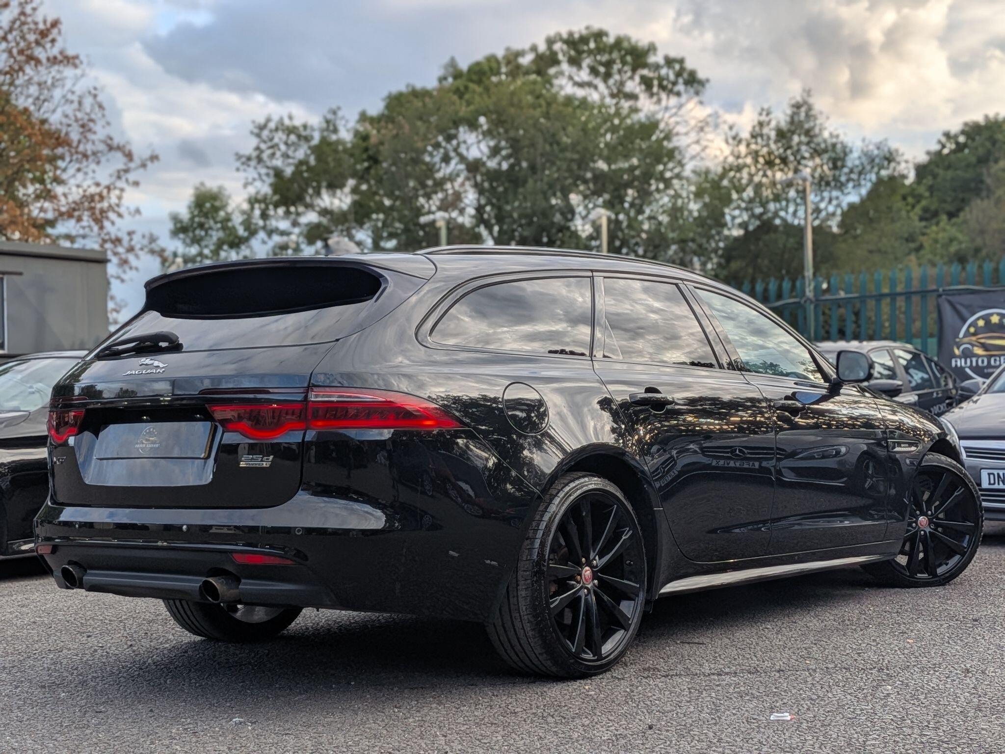 Jaguar XF view 6