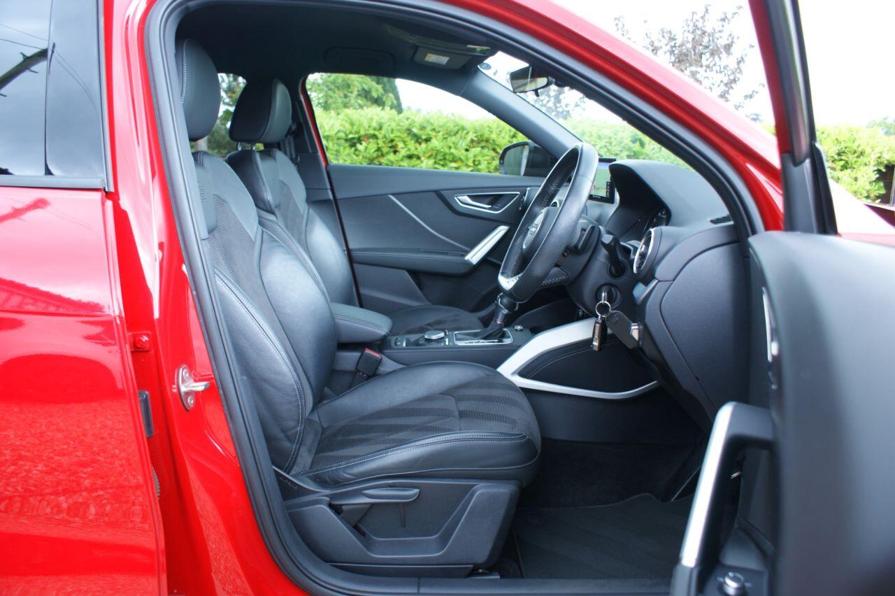 Audi SQ2 view 42