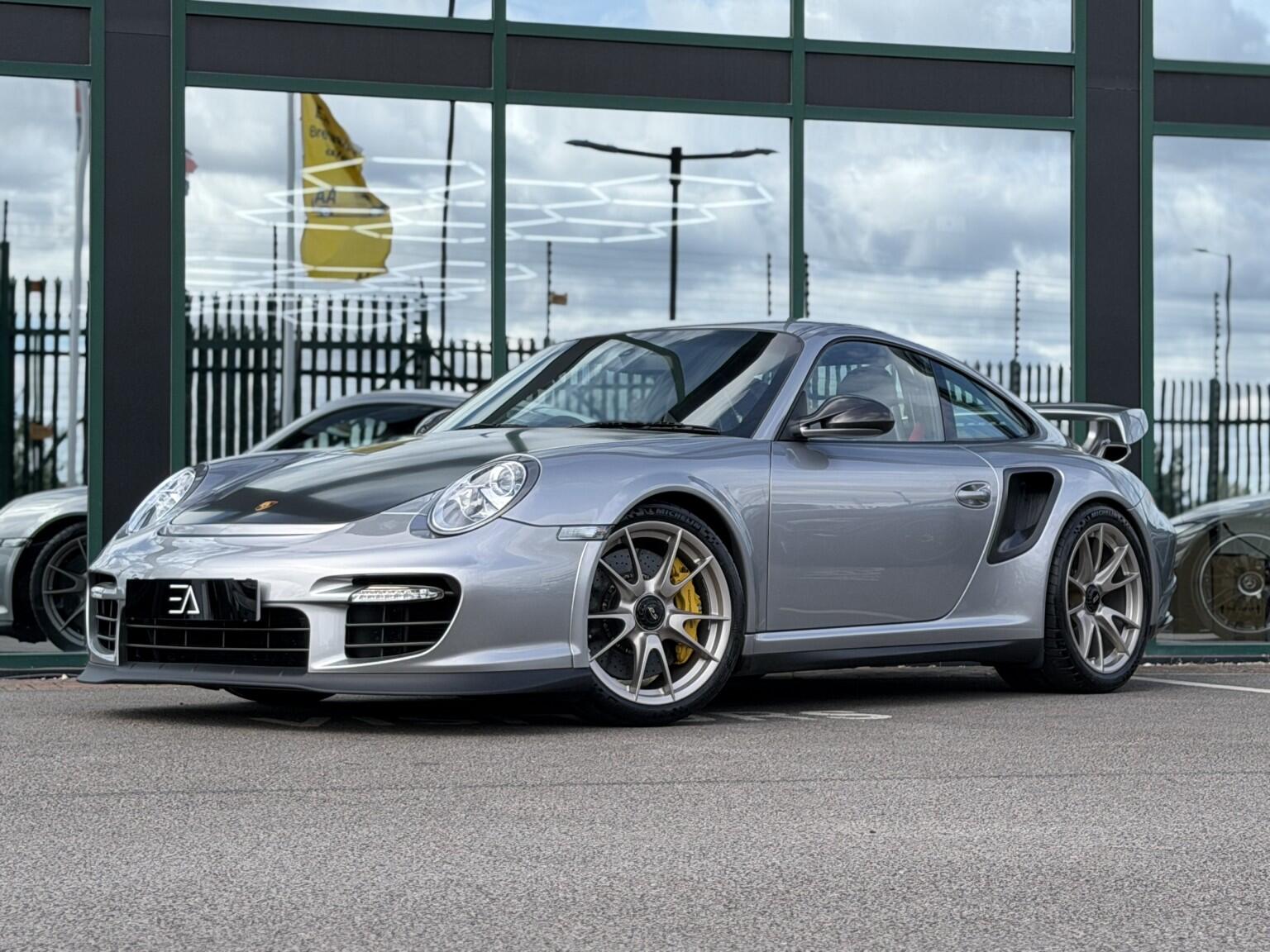 Porsche 911 view 23
