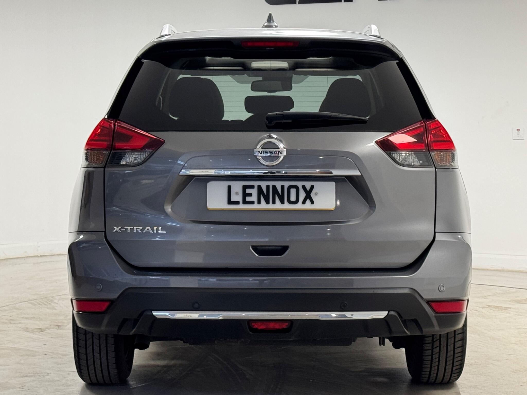 Nissan X-Trail view 5