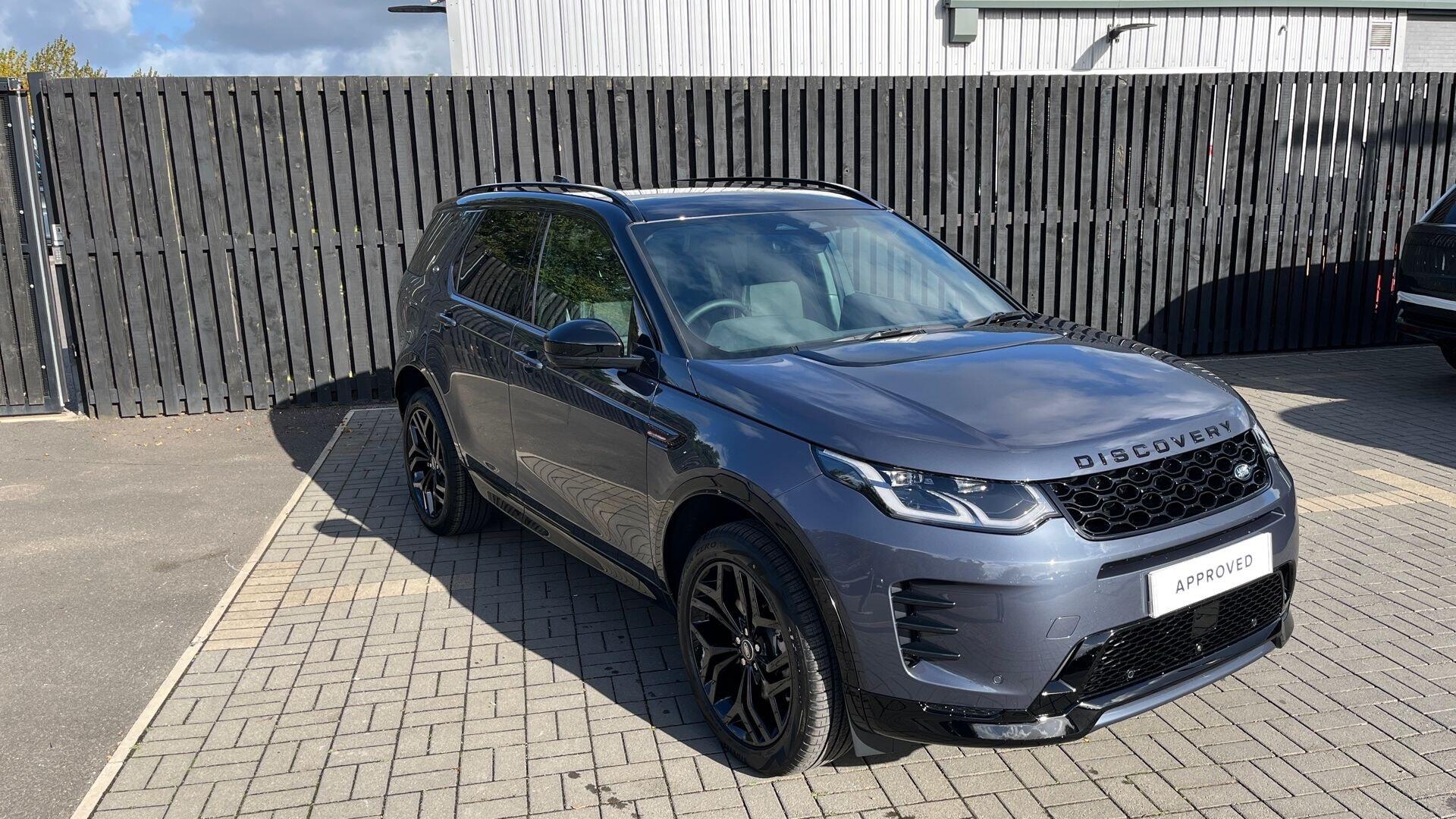 Land Rover Discovery Sport view 34